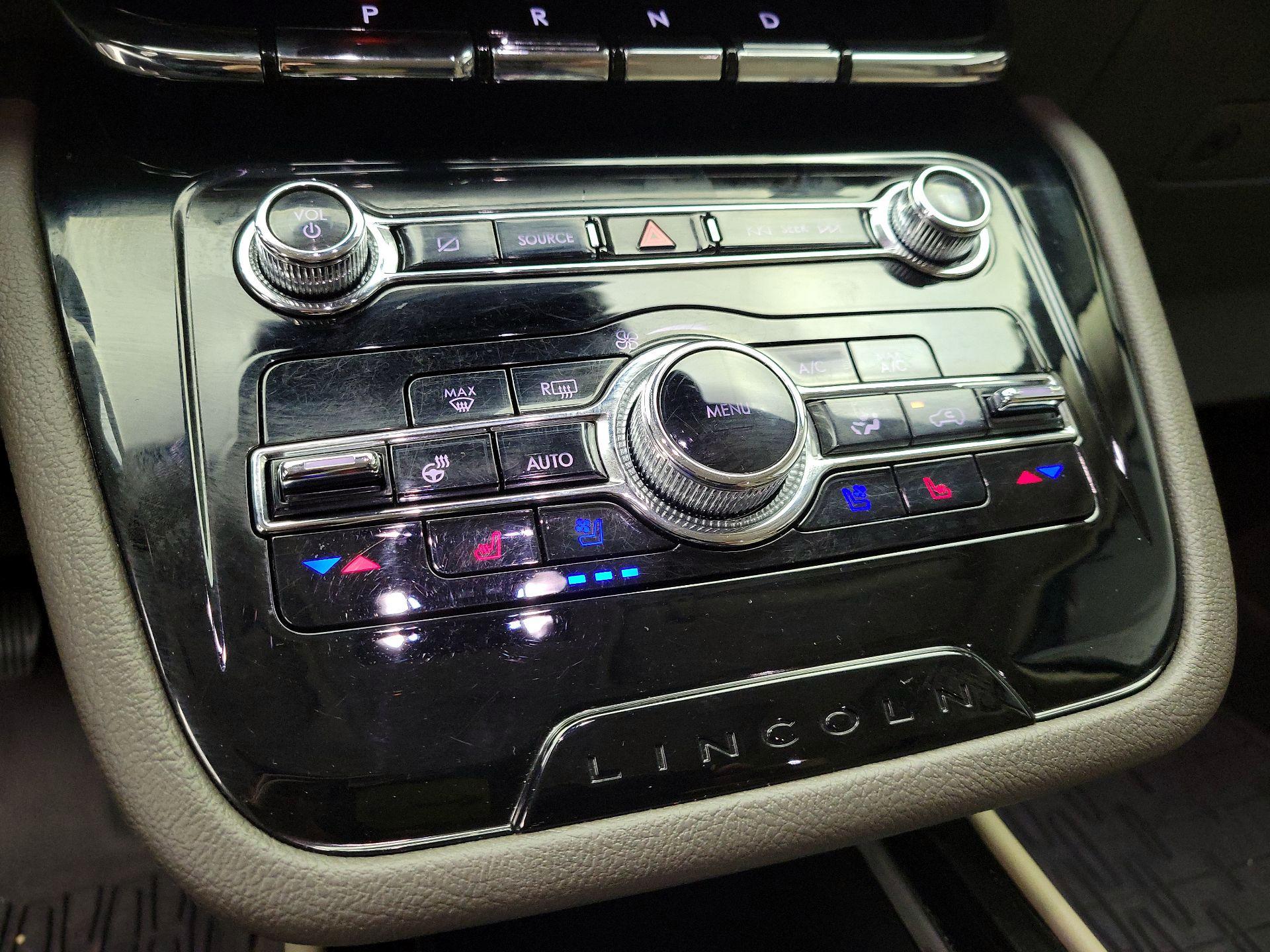 Thumbnail: 2022 Lincoln Corsair - 15