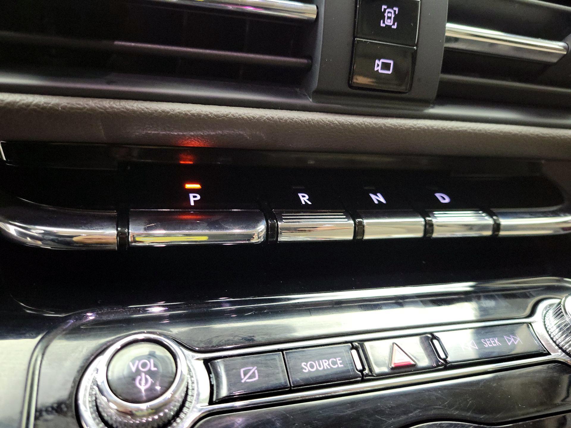 Thumbnail: 2022 Lincoln Corsair - 16