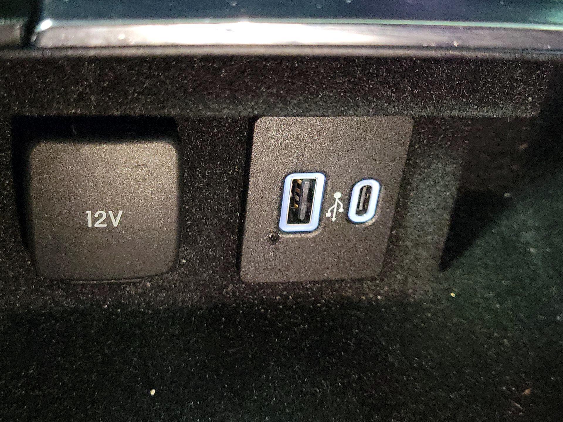 Thumbnail: 2022 Lincoln Corsair - 17