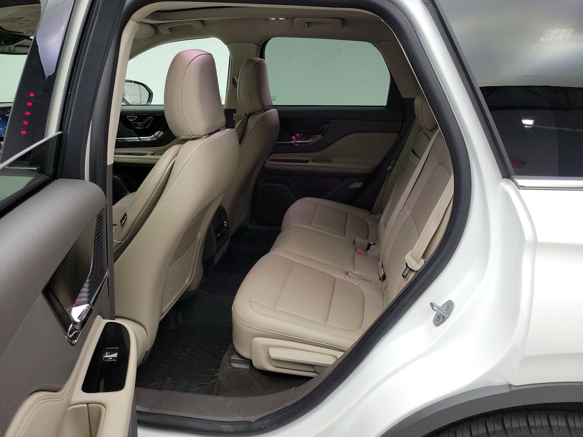 Thumbnail: 2022 Lincoln Corsair - 19