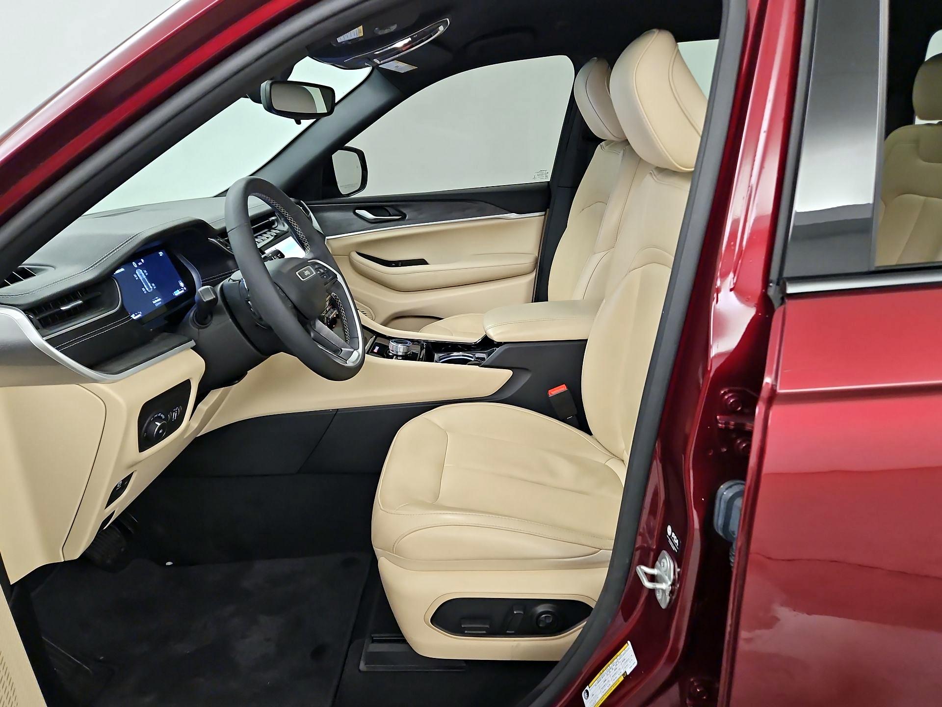 Thumbnail: 2023 Jeep Grand Cherokee - 11