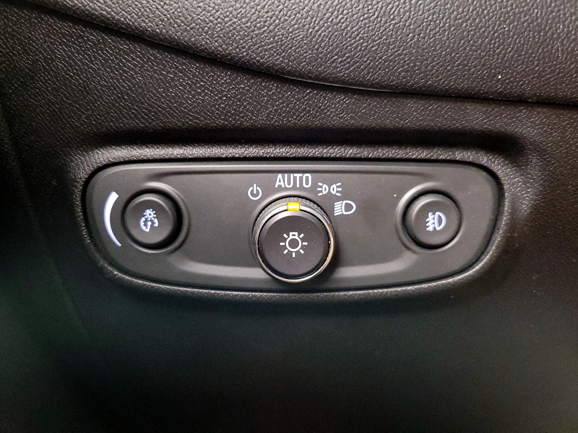 Thumbnail: 2020 Chevrolet Equinox - 13