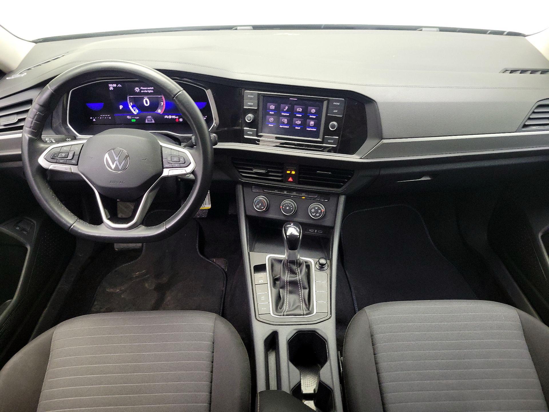 Thumbnail: 2024 Volkswagen Jetta - 9