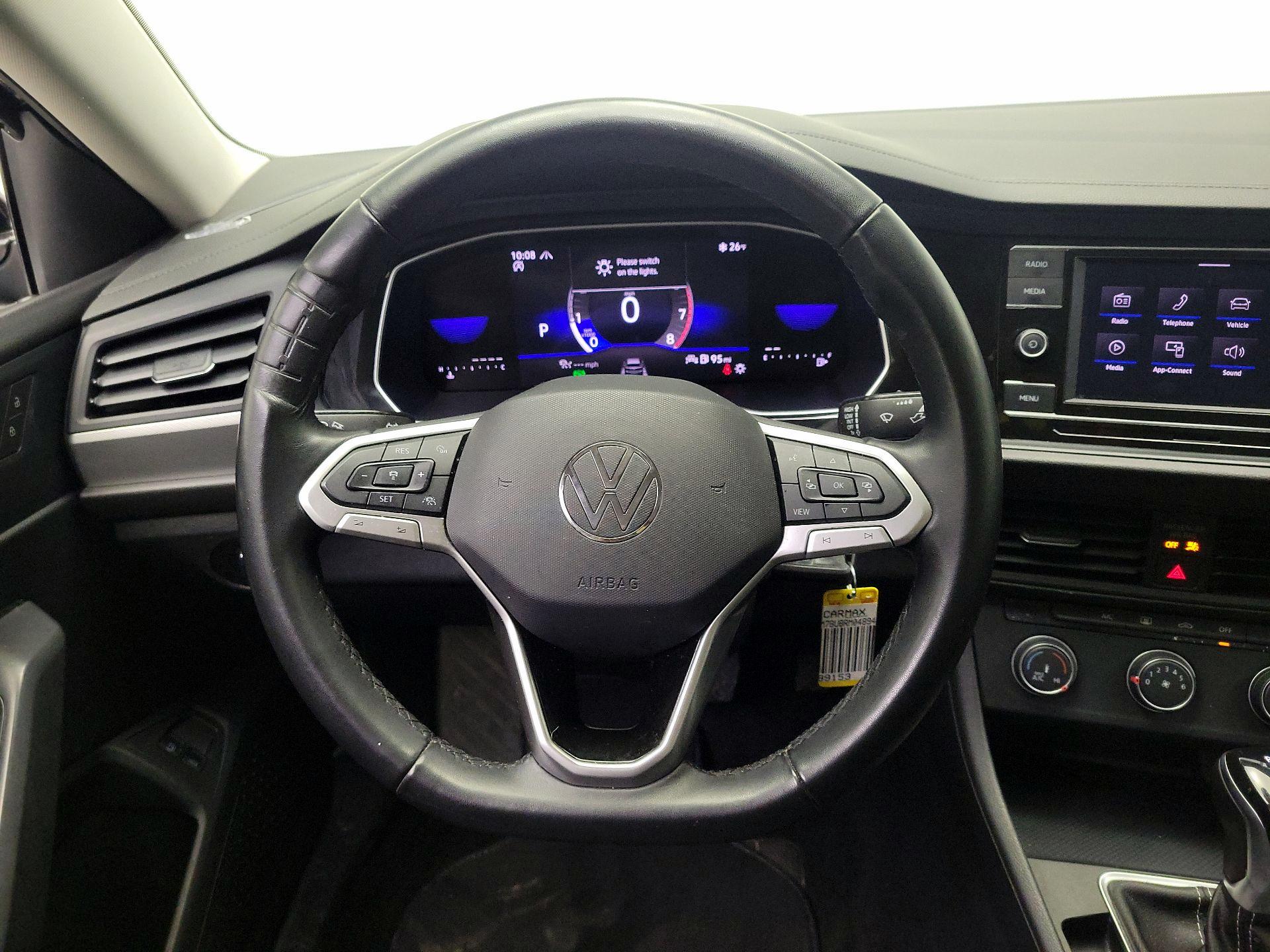 Thumbnail: 2024 Volkswagen Jetta - 10