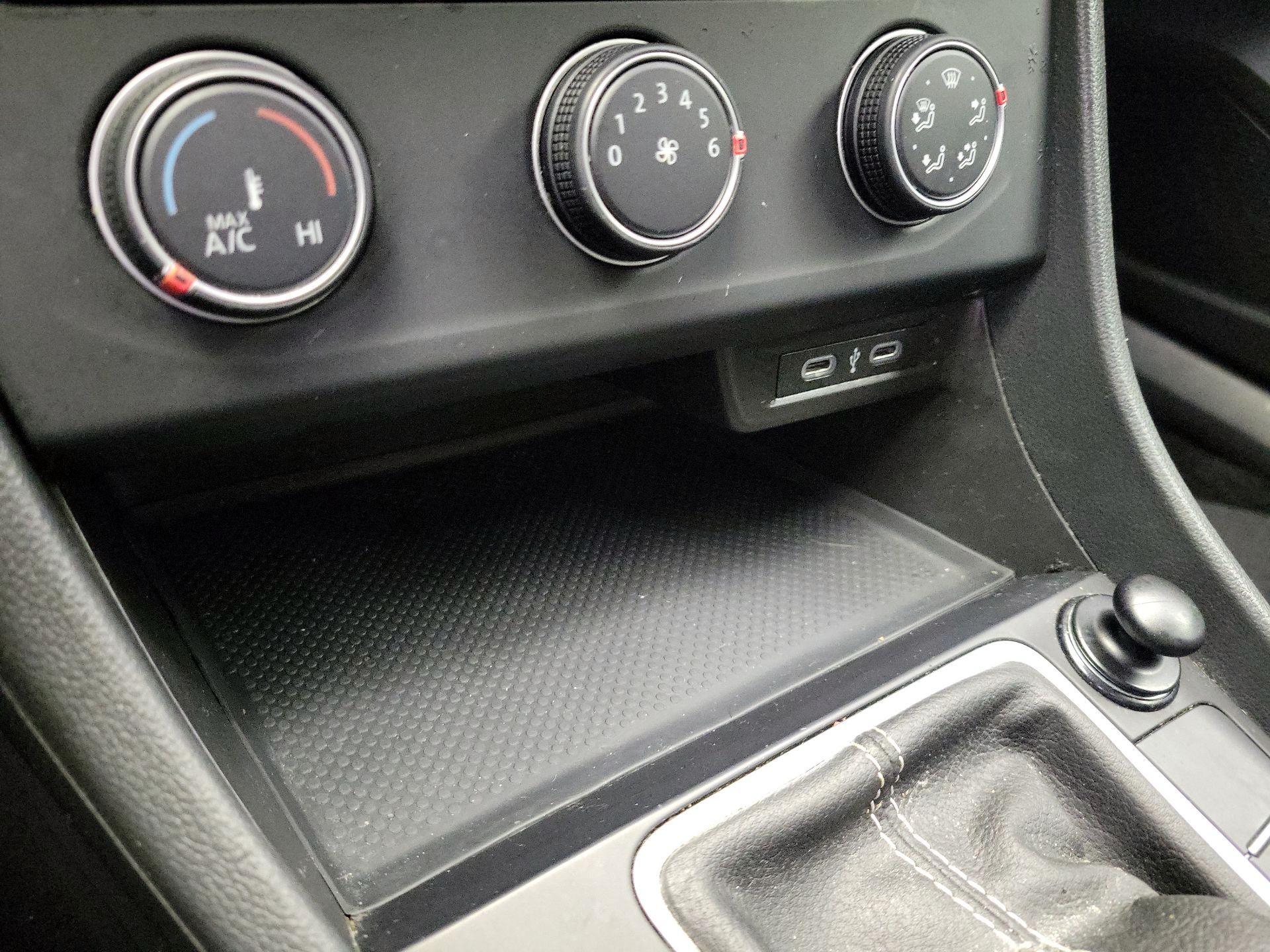 Thumbnail: 2024 Volkswagen Jetta - 16