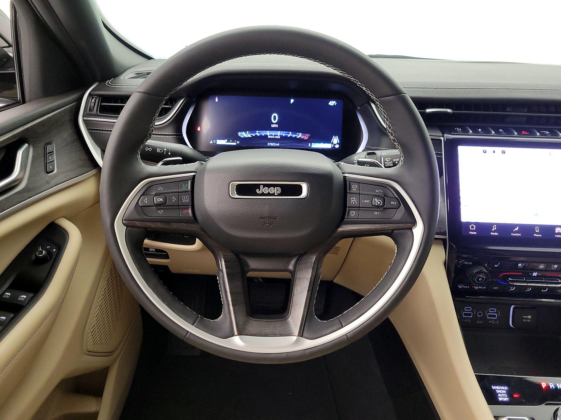 Thumbnail: 2023 Jeep Grand Cherokee - 10