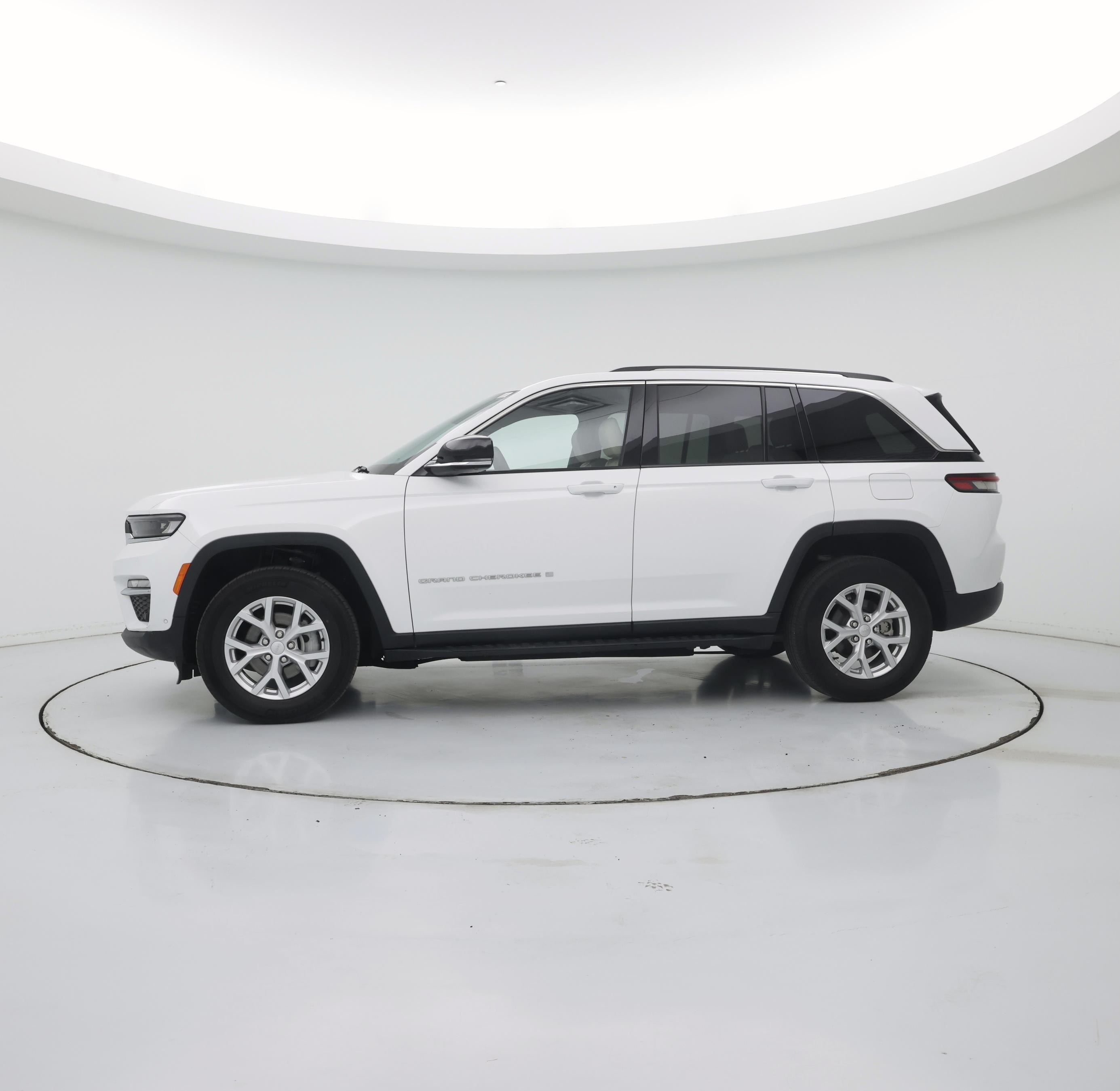 Thumbnail: 2023 Jeep Grand Cherokee - 3