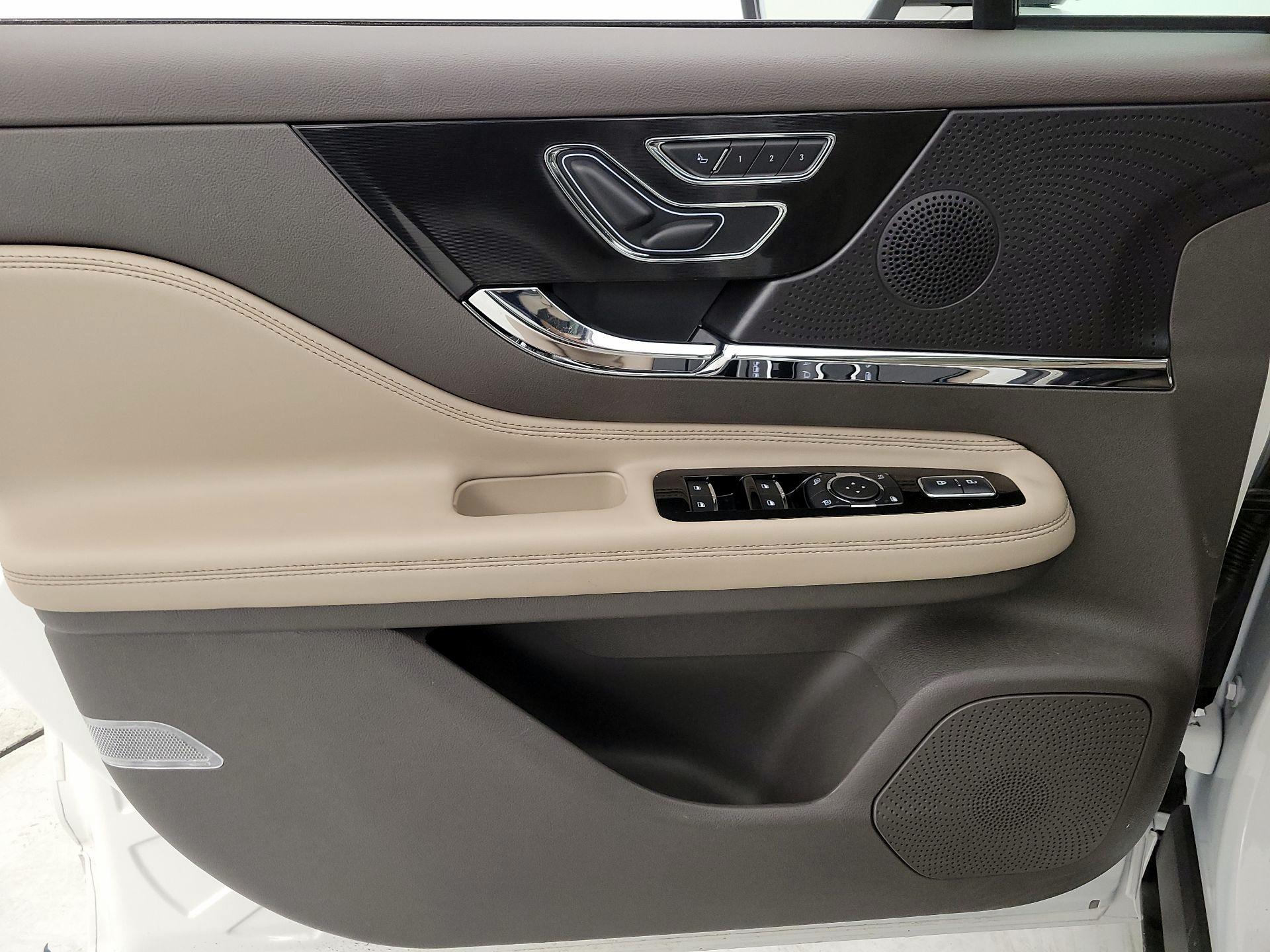 Thumbnail: 2024 Lincoln Corsair - 12