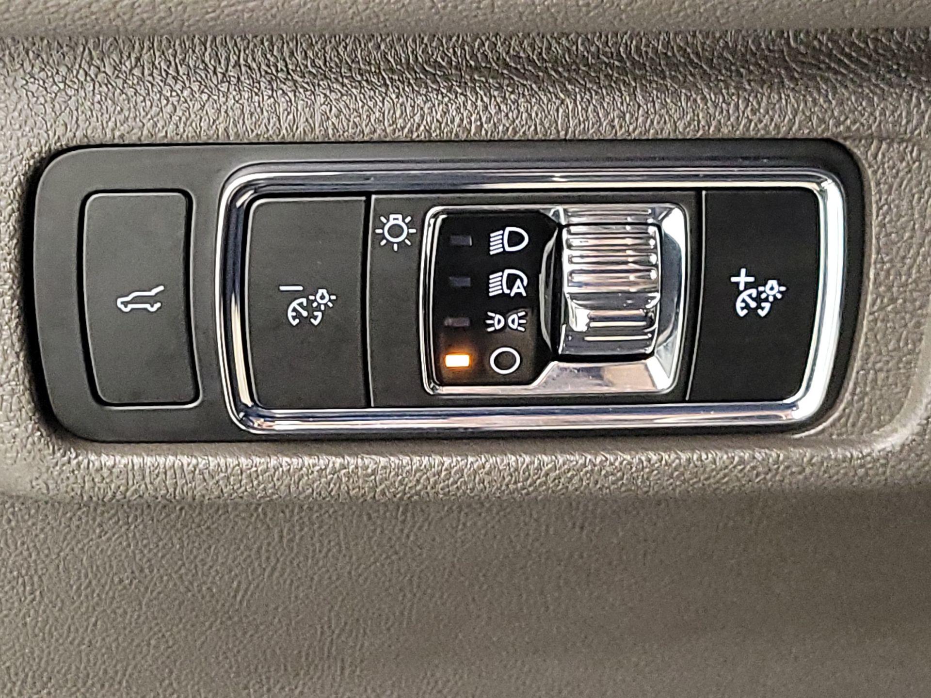 Thumbnail: 2024 Lincoln Corsair - 13