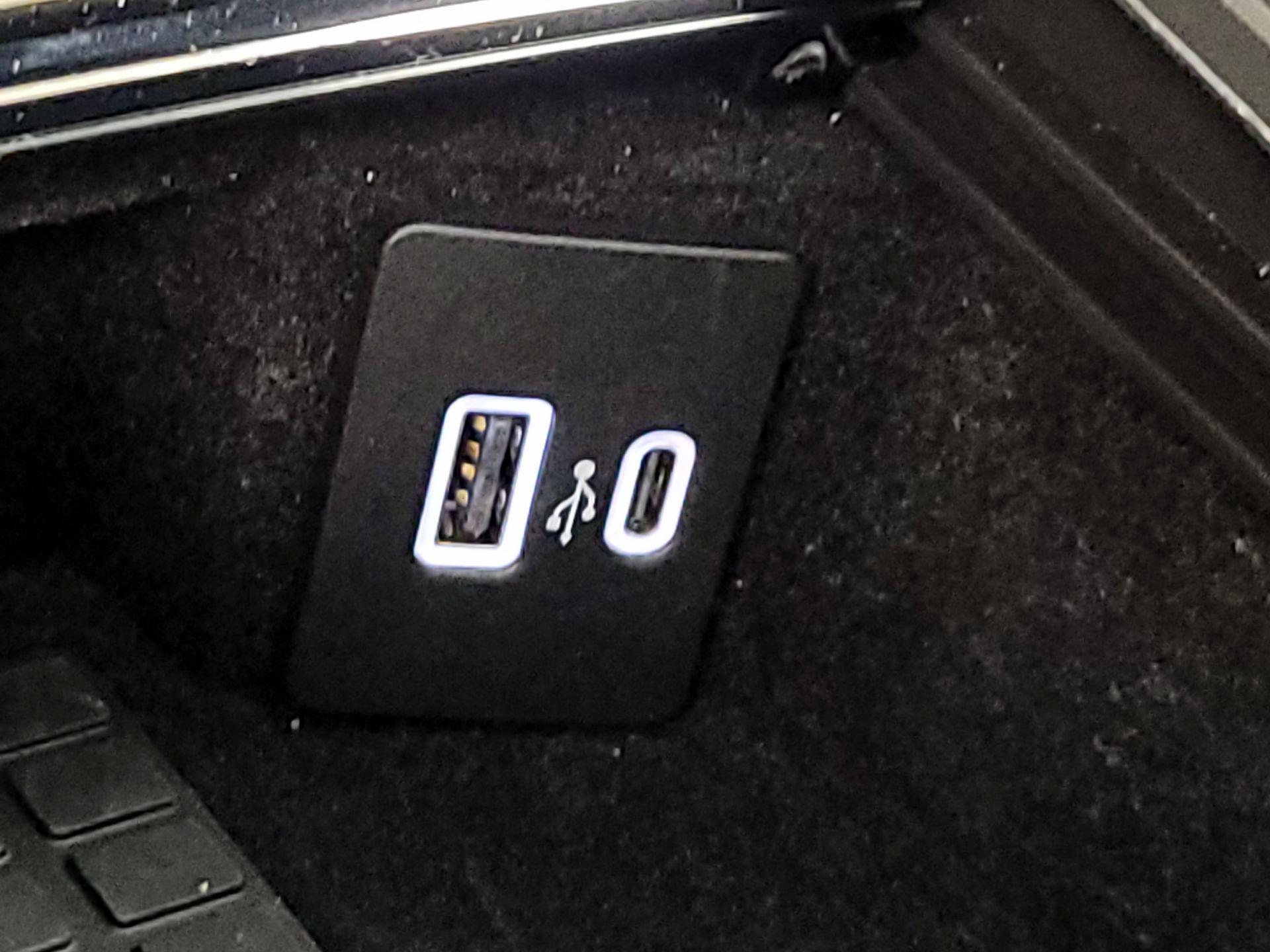 Thumbnail: 2024 Lincoln Corsair - 19