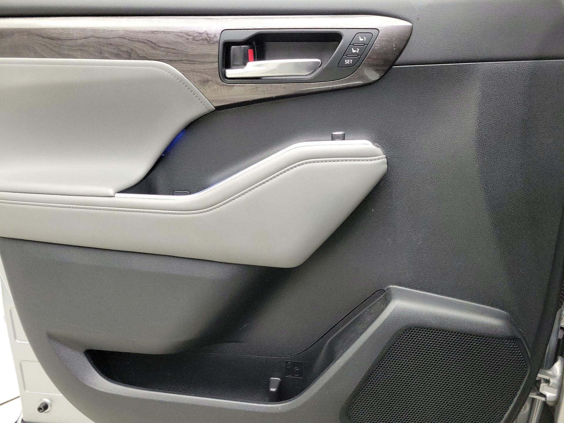 Thumbnail: 2021 Toyota Highlander - 12