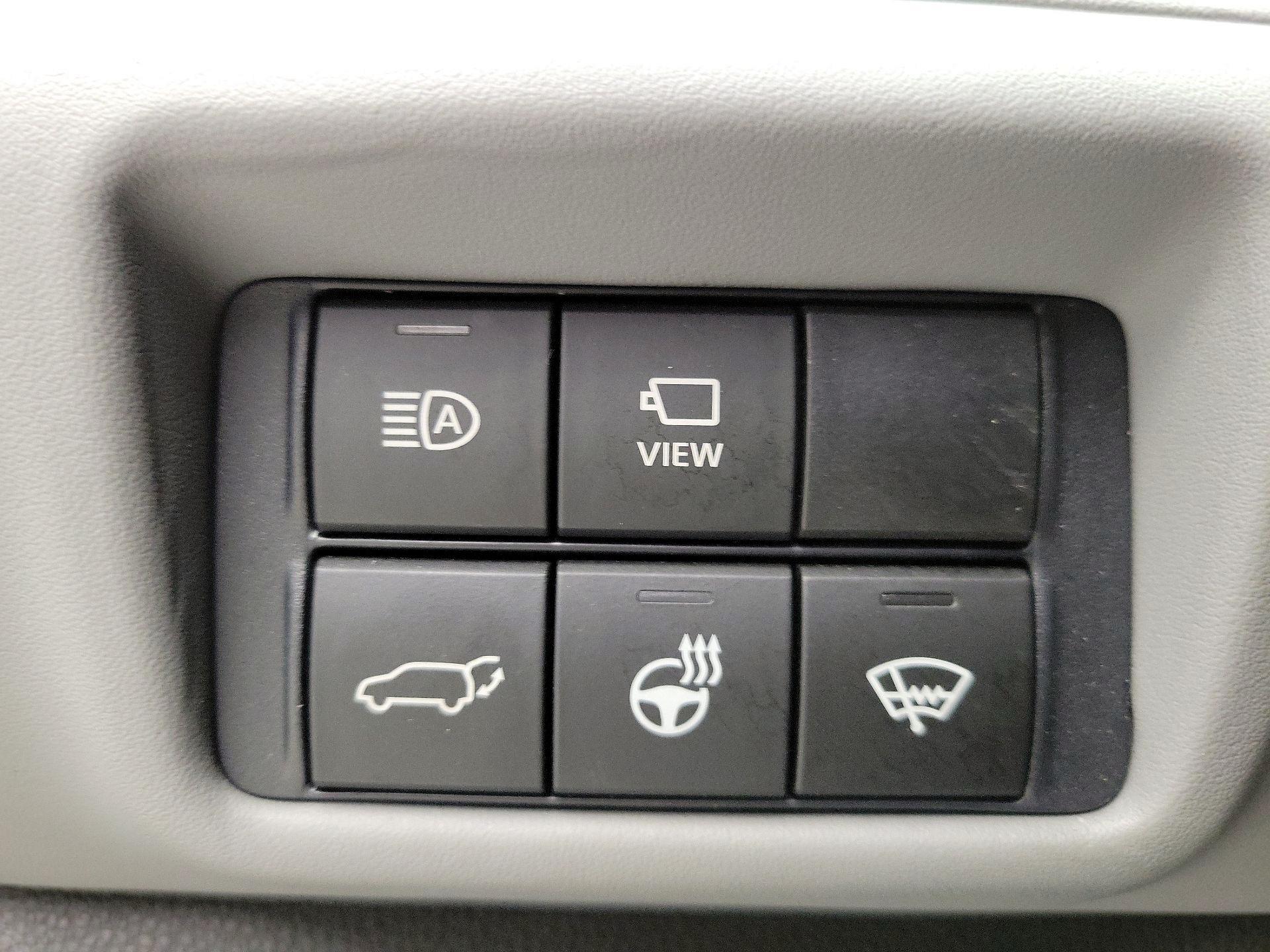 Thumbnail: 2021 Toyota Highlander - 13