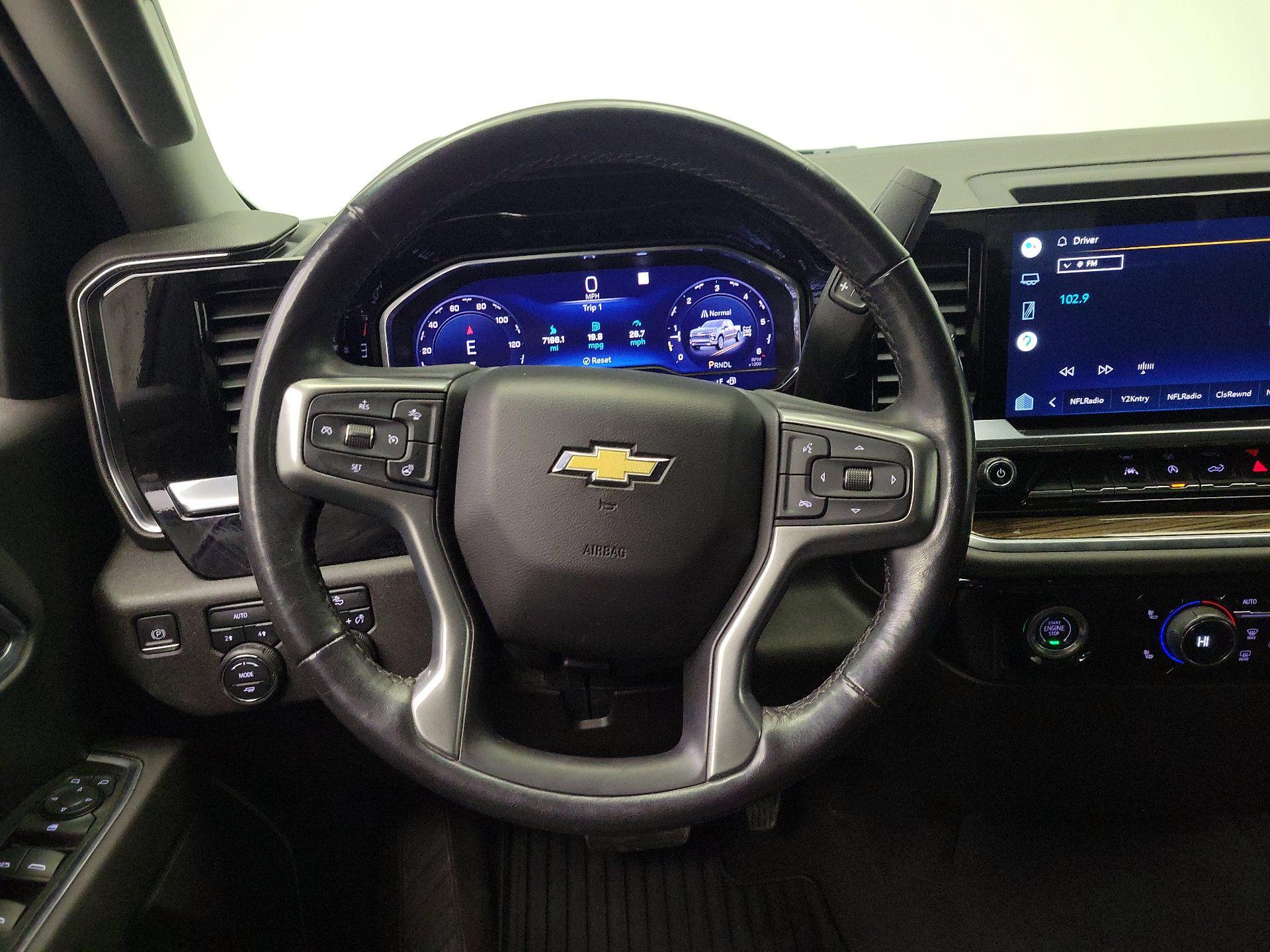 Thumbnail: 2022 Chevrolet Silverado 1500 - 10