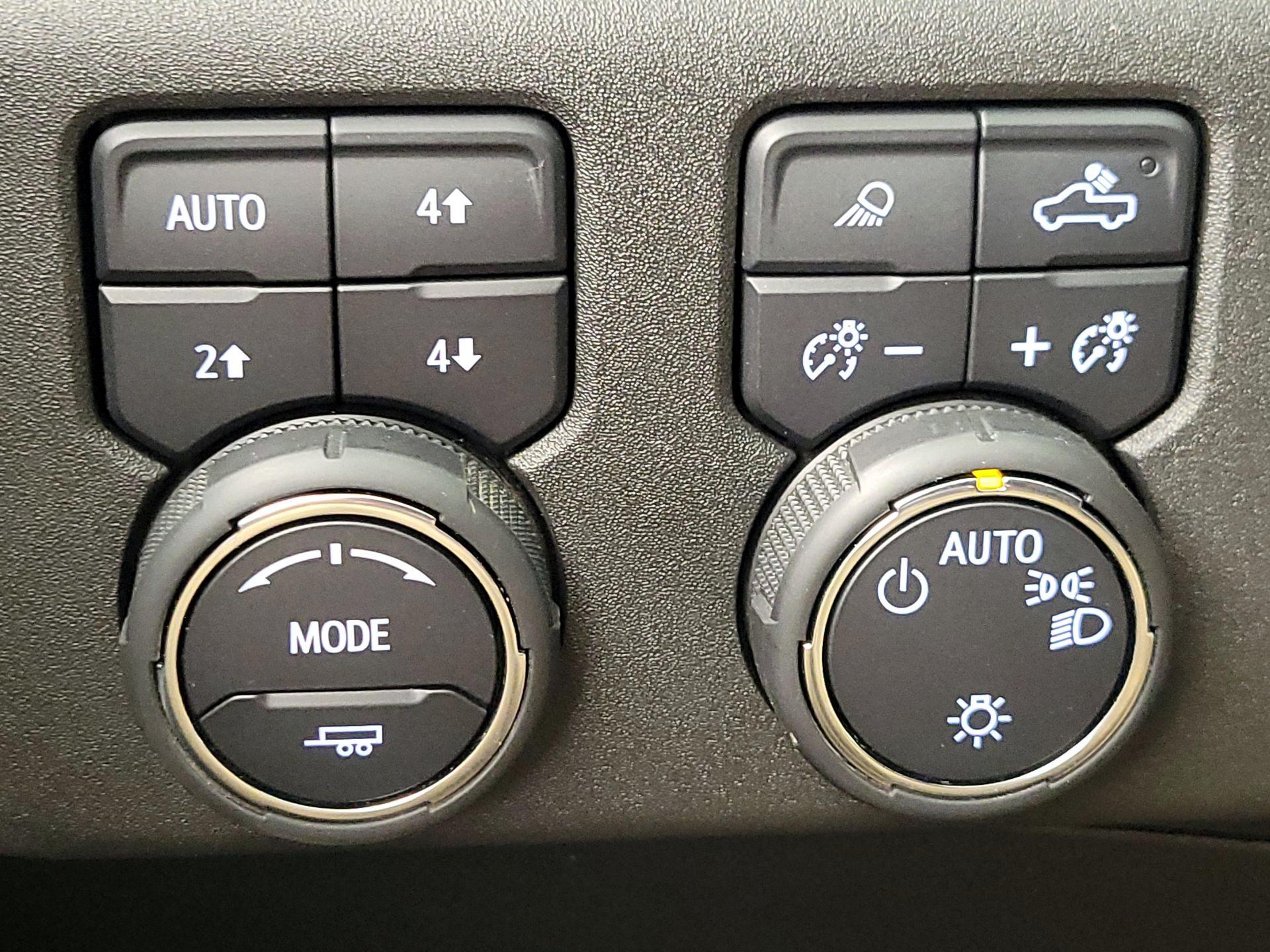 Thumbnail: 2022 Chevrolet Silverado 1500 - 13