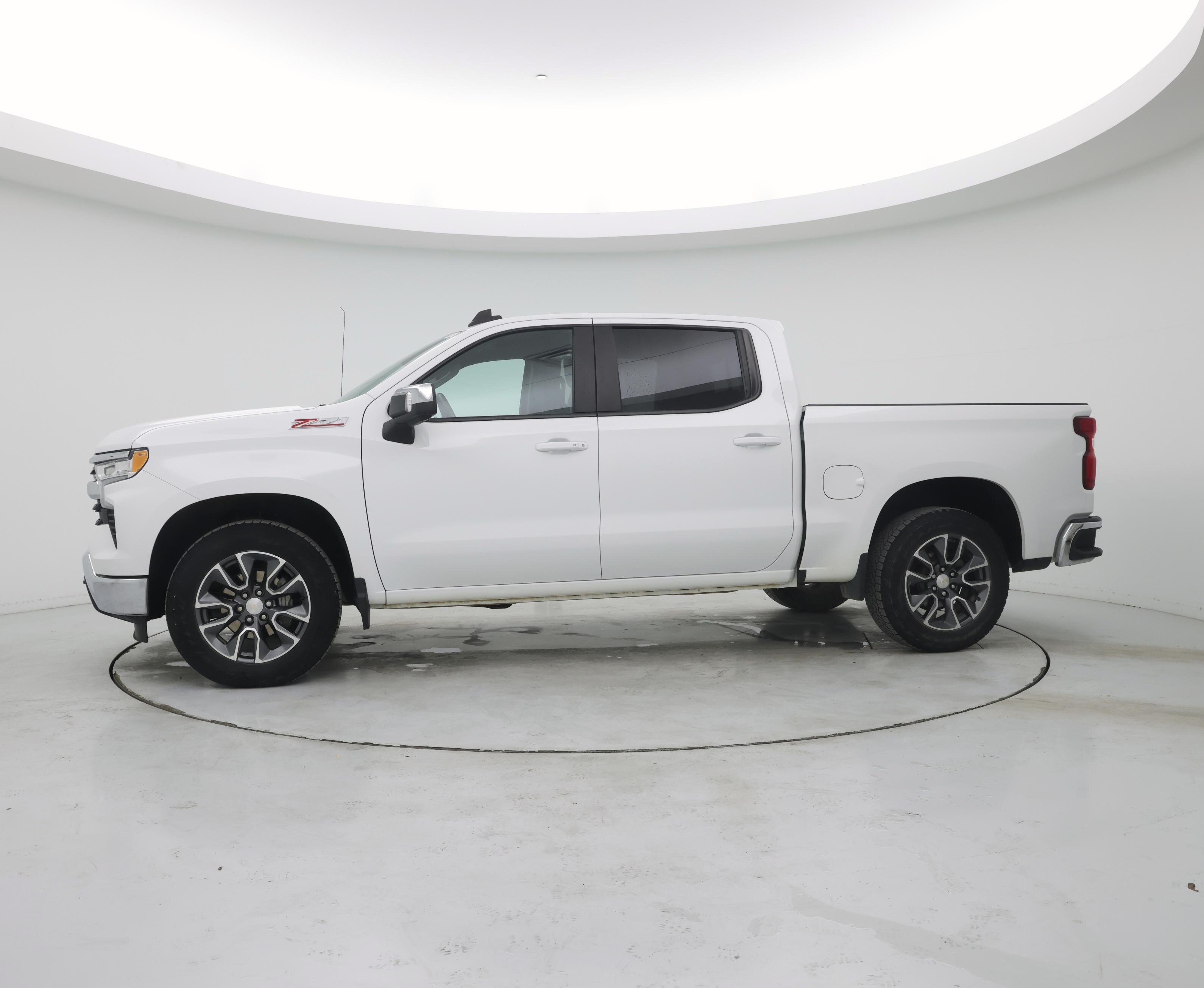 Thumbnail: 2022 Chevrolet Silverado 1500 - 3