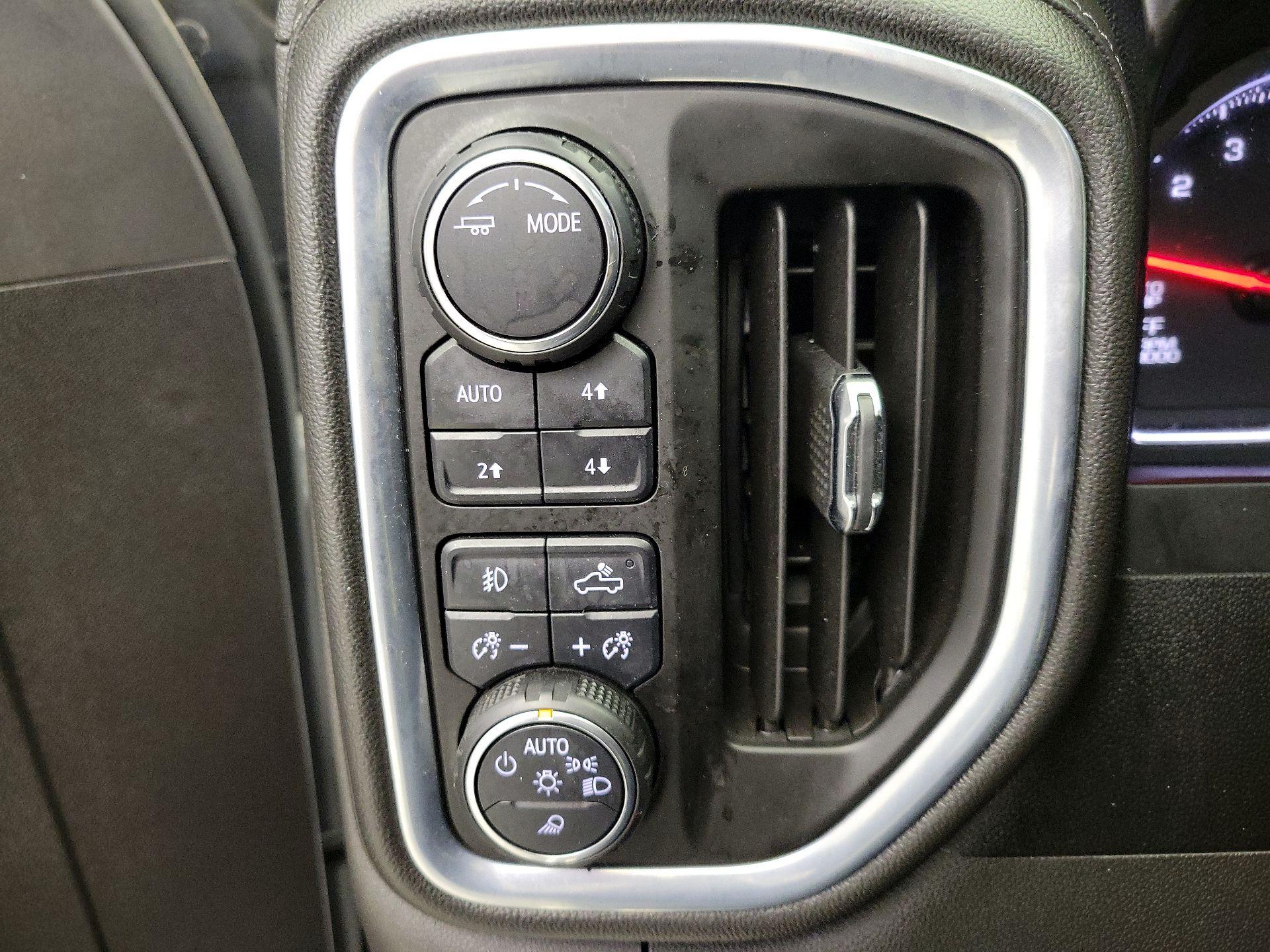 Thumbnail: 2020 Chevrolet Silverado 1500 - 13