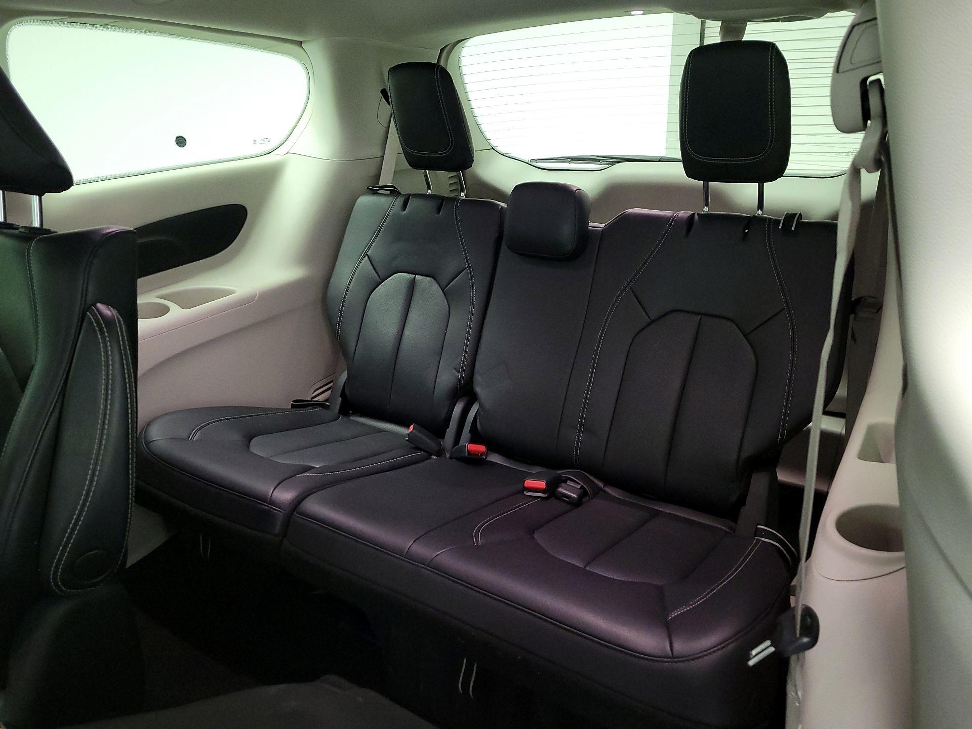 Thumbnail: 2022 Chrysler Pacifica - 19