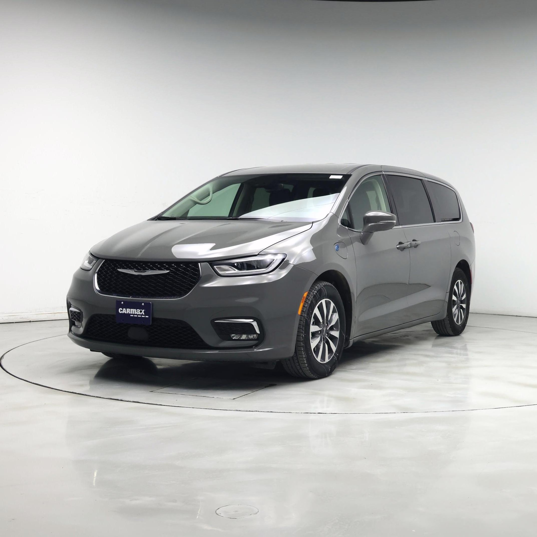 Thumbnail: 2022 Chrysler Pacifica - 4