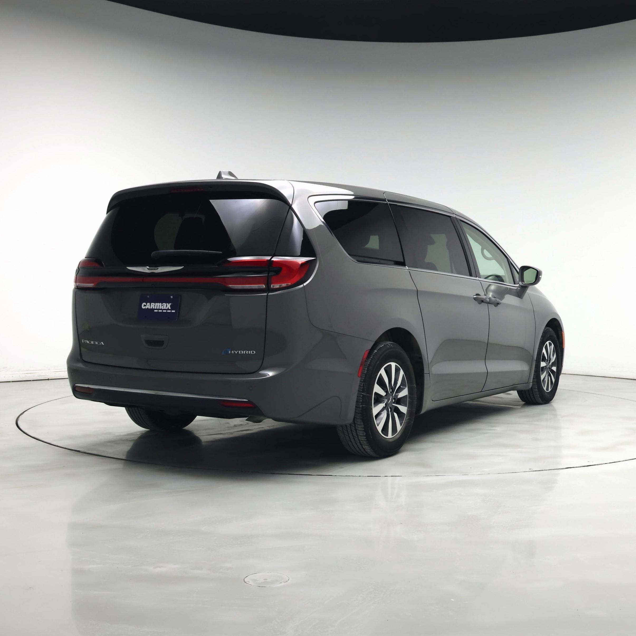 Thumbnail: 2022 Chrysler Pacifica - 8