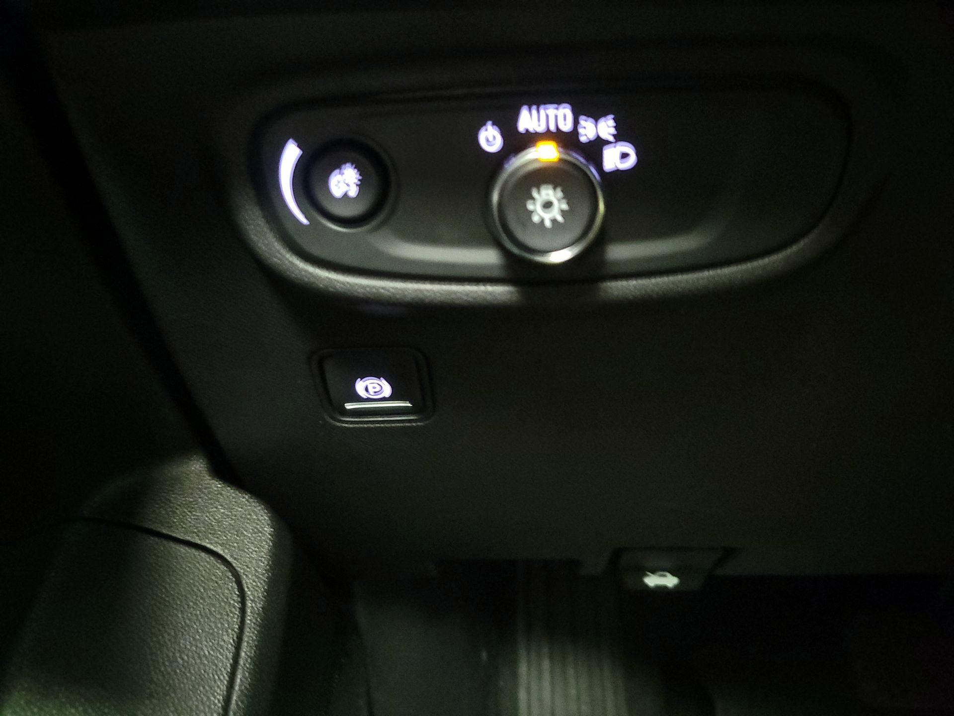 Thumbnail: 2020 GMC Terrain - 13