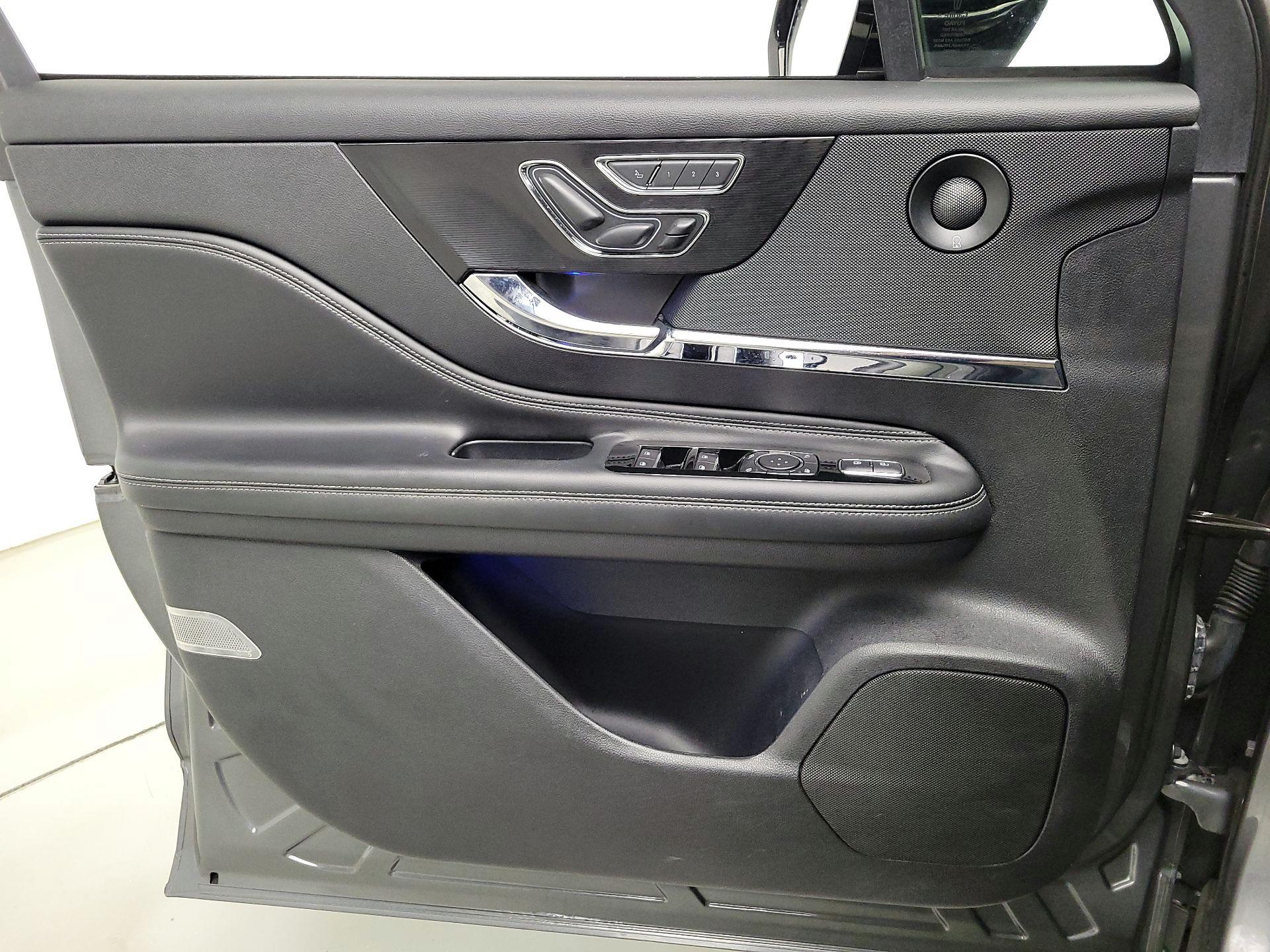 Thumbnail: 2022 Lincoln Corsair - 12