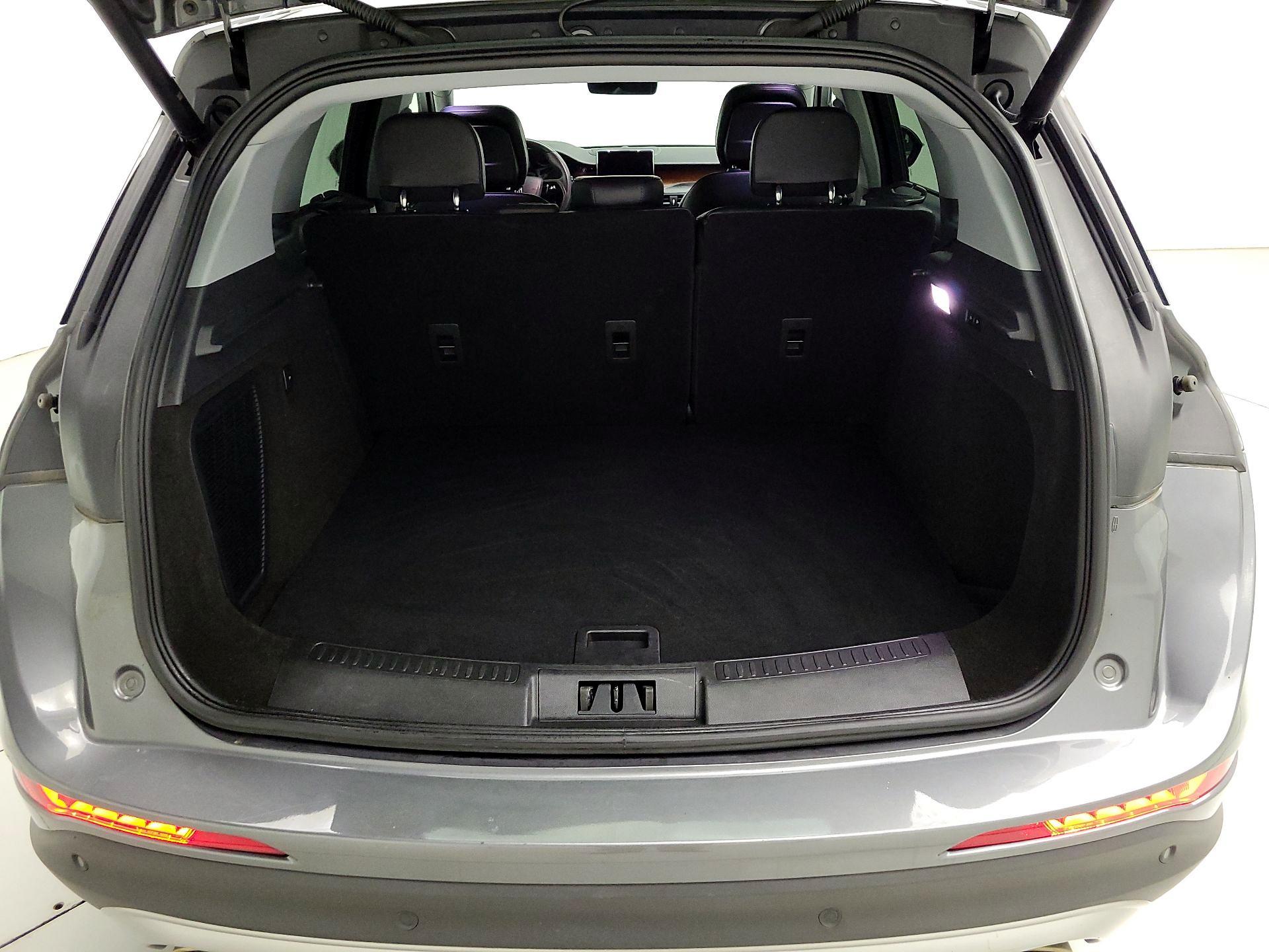 Thumbnail: 2022 Lincoln Corsair - 16