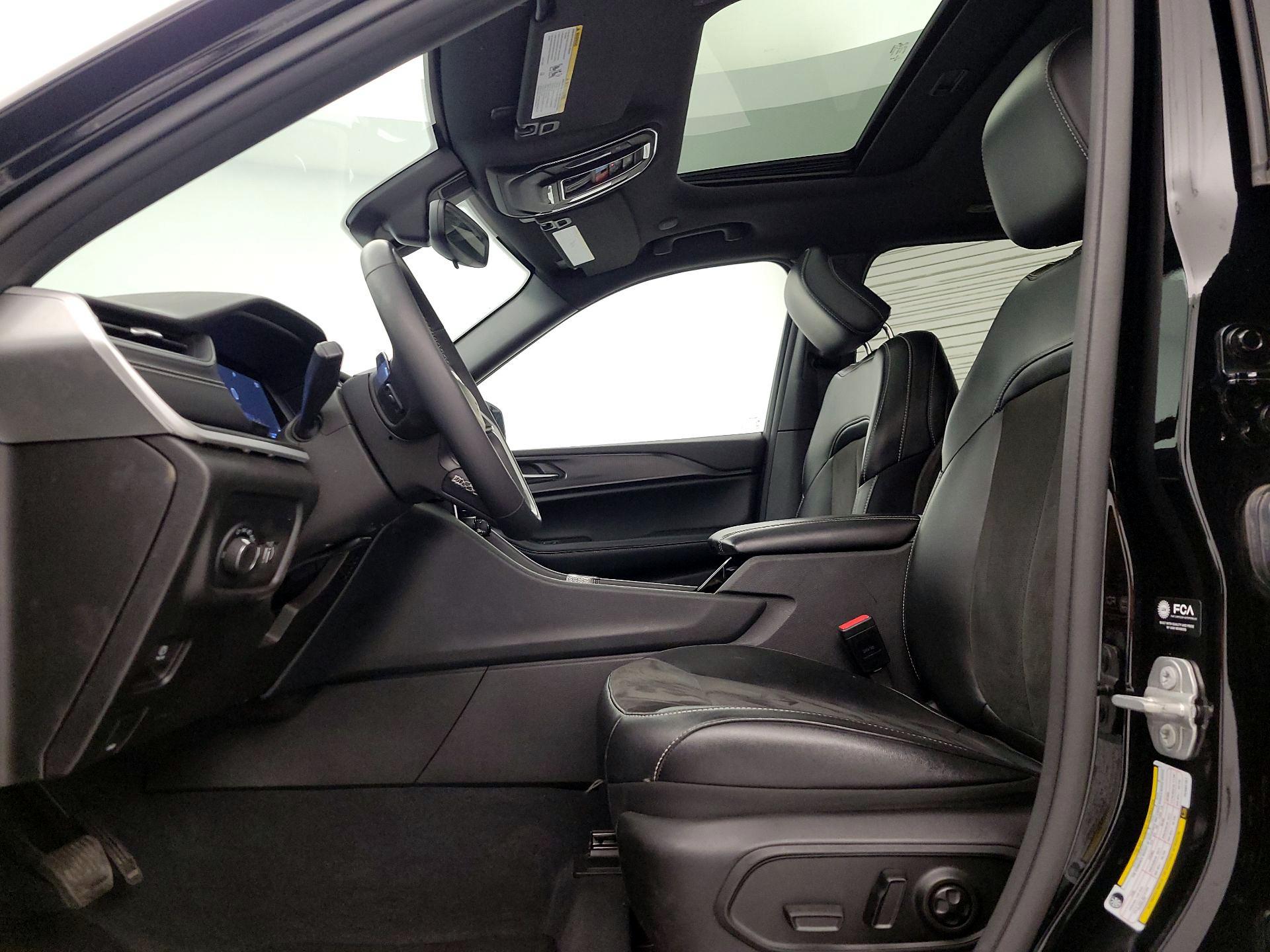 Thumbnail: 2023 Jeep Grand Cherokee - 11