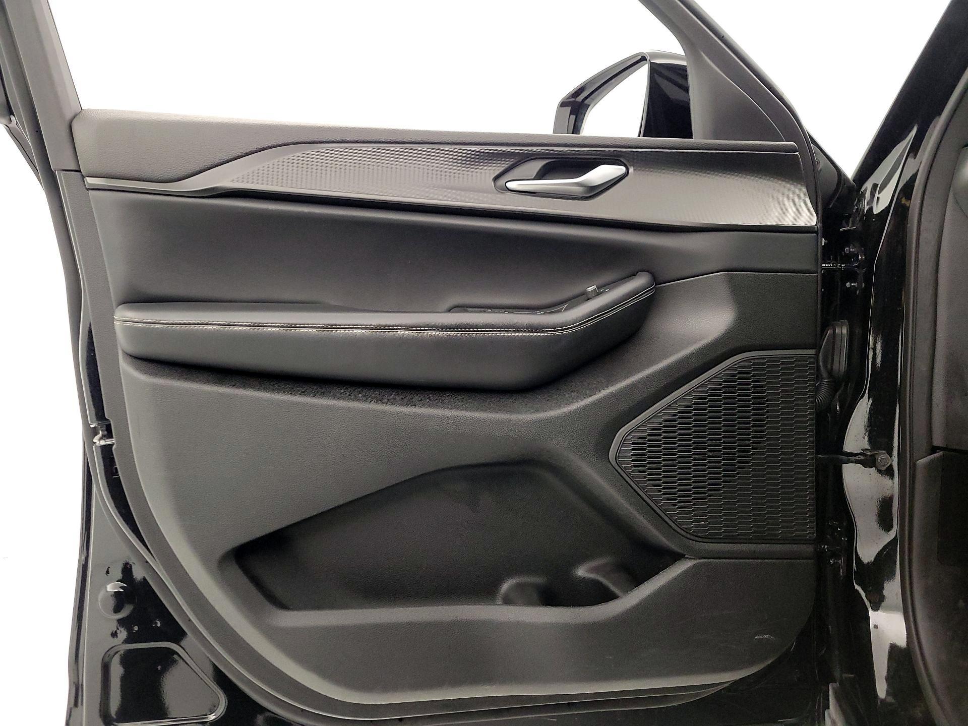 Thumbnail: 2023 Jeep Grand Cherokee - 12