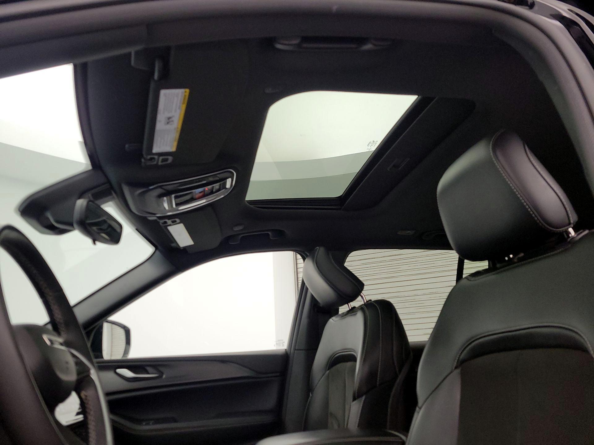 Thumbnail: 2023 Jeep Grand Cherokee - 19