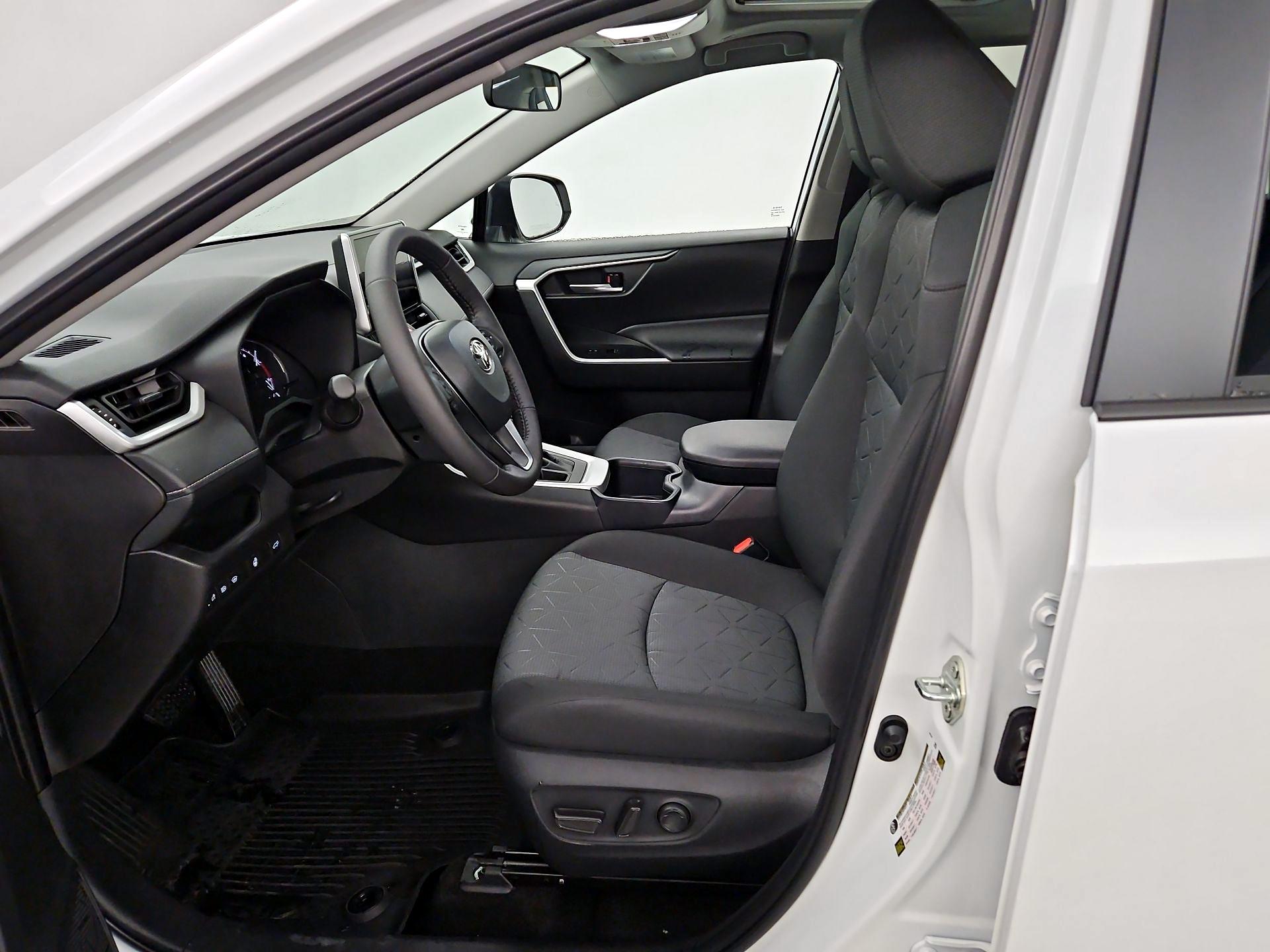 Thumbnail: 2025 Toyota RAV4 - 11