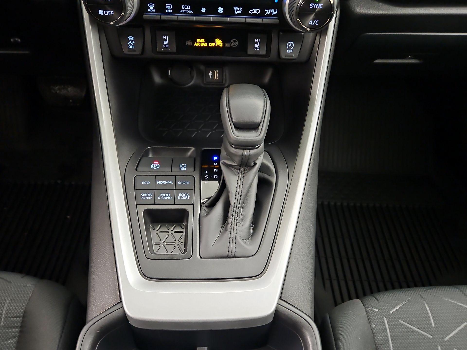 Thumbnail: 2025 Toyota RAV4 - 17