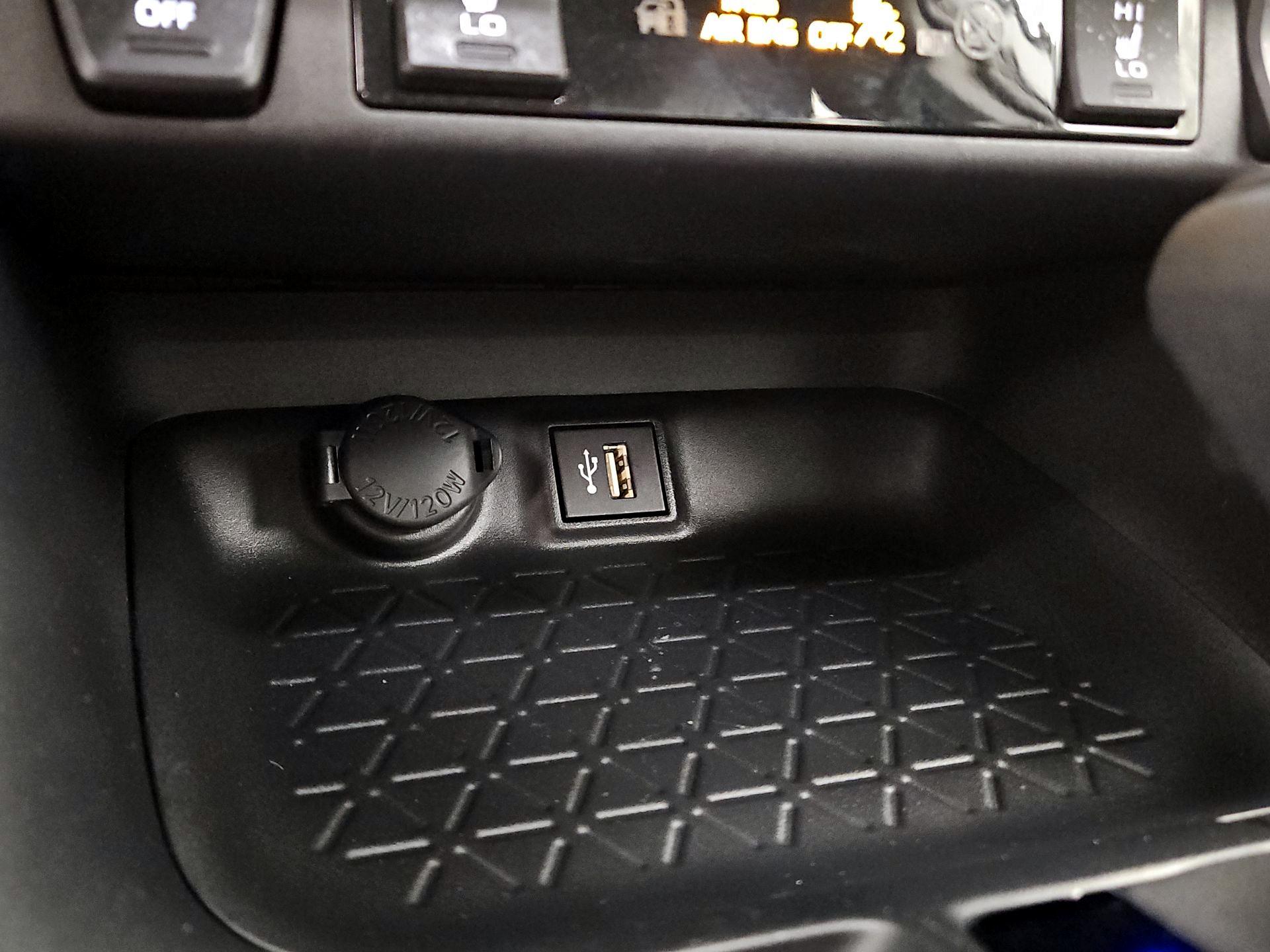 Thumbnail: 2025 Toyota RAV4 - 18