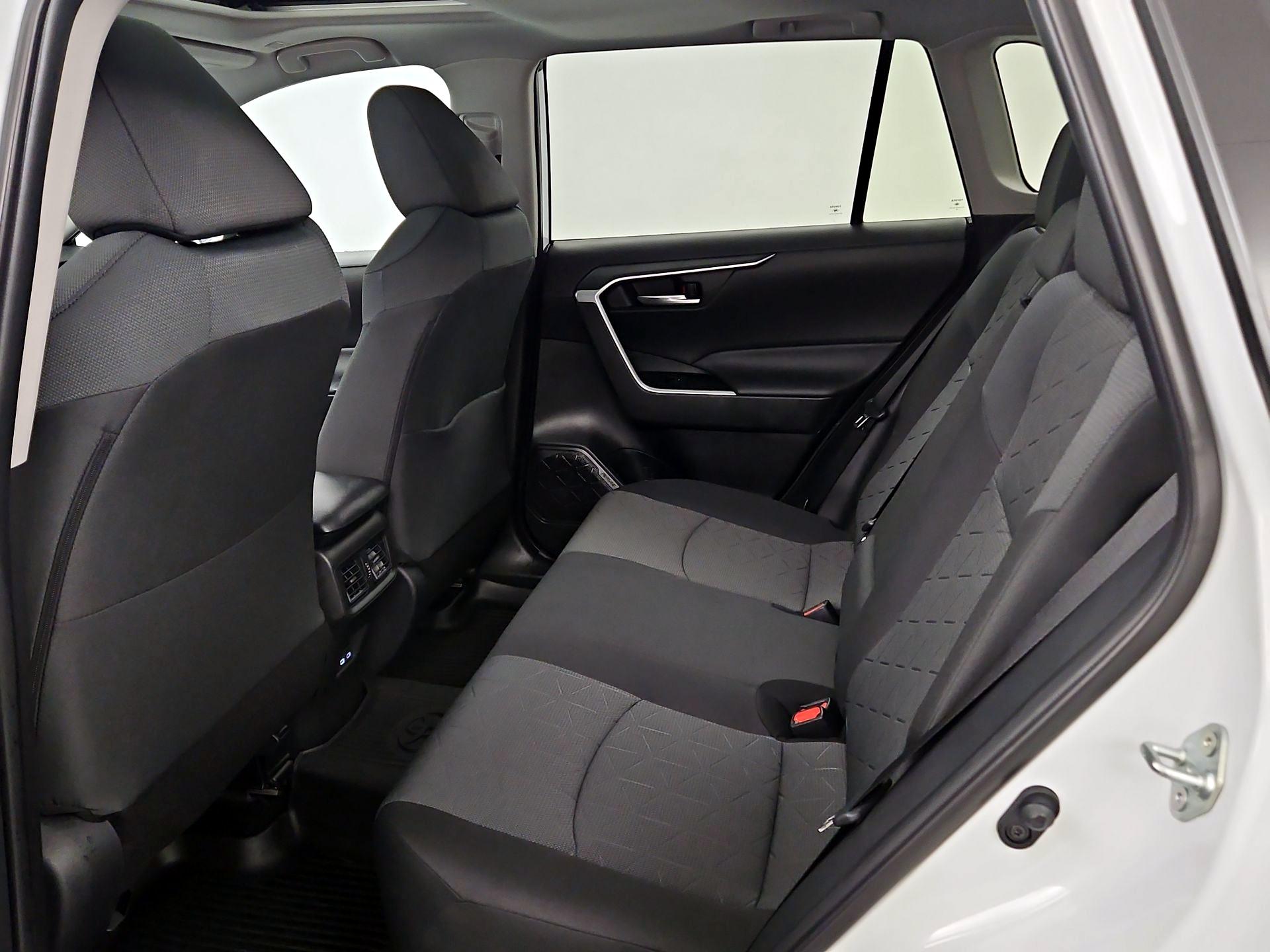 Thumbnail: 2025 Toyota RAV4 - 20