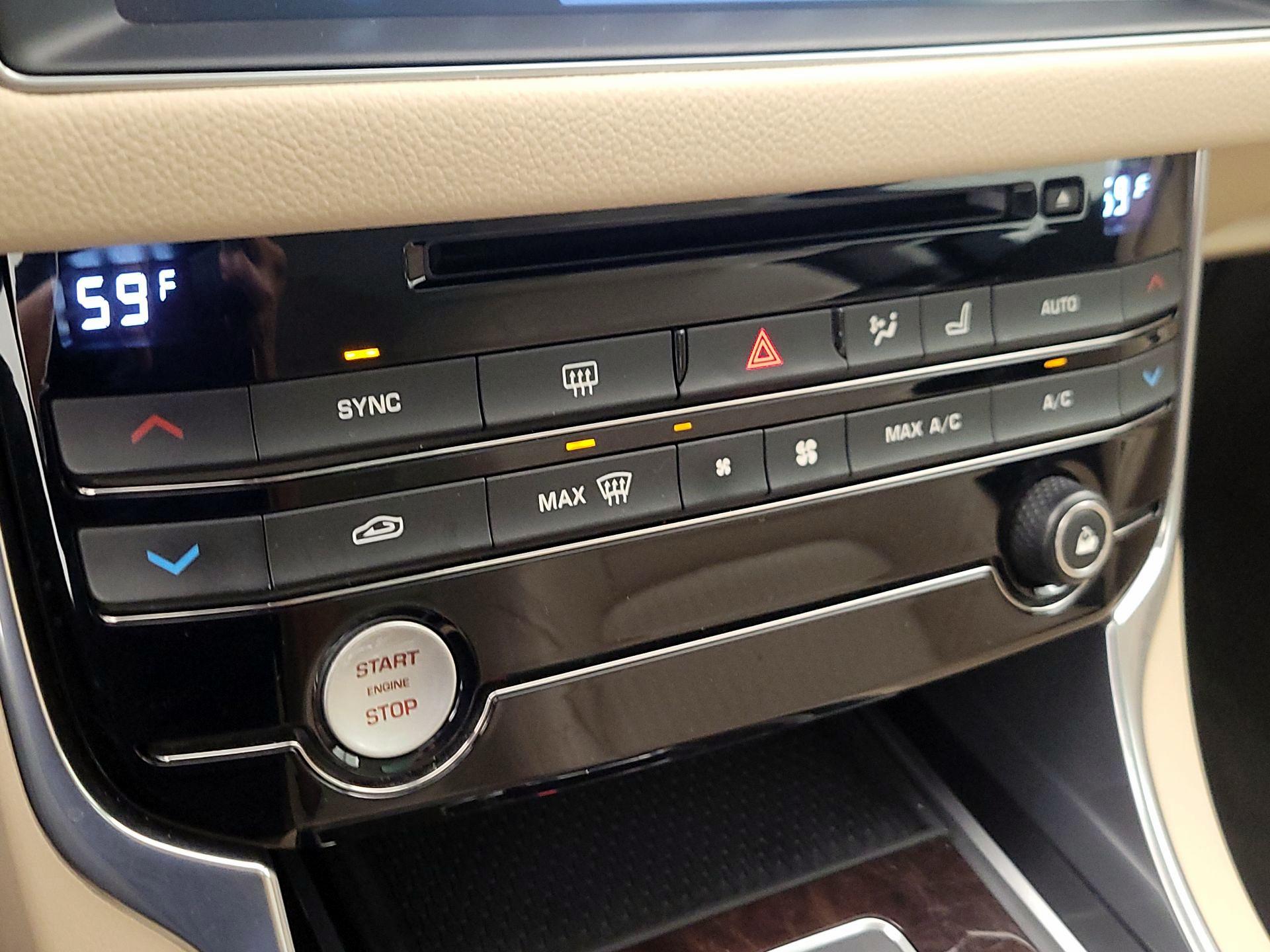 Thumbnail: 2017 Jaguar XF - 16