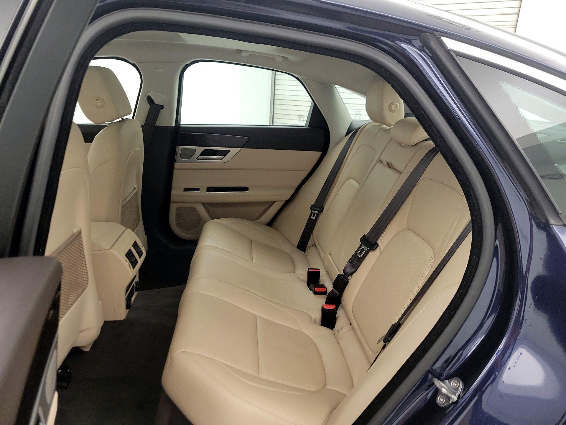 Thumbnail: 2017 Jaguar XF - 20