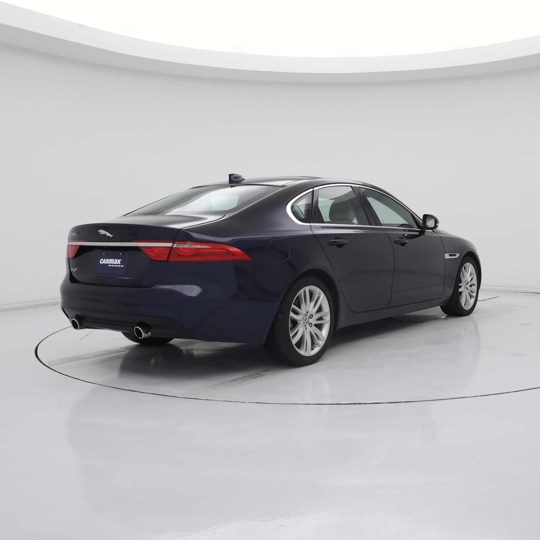 Thumbnail: 2017 Jaguar XF - 8