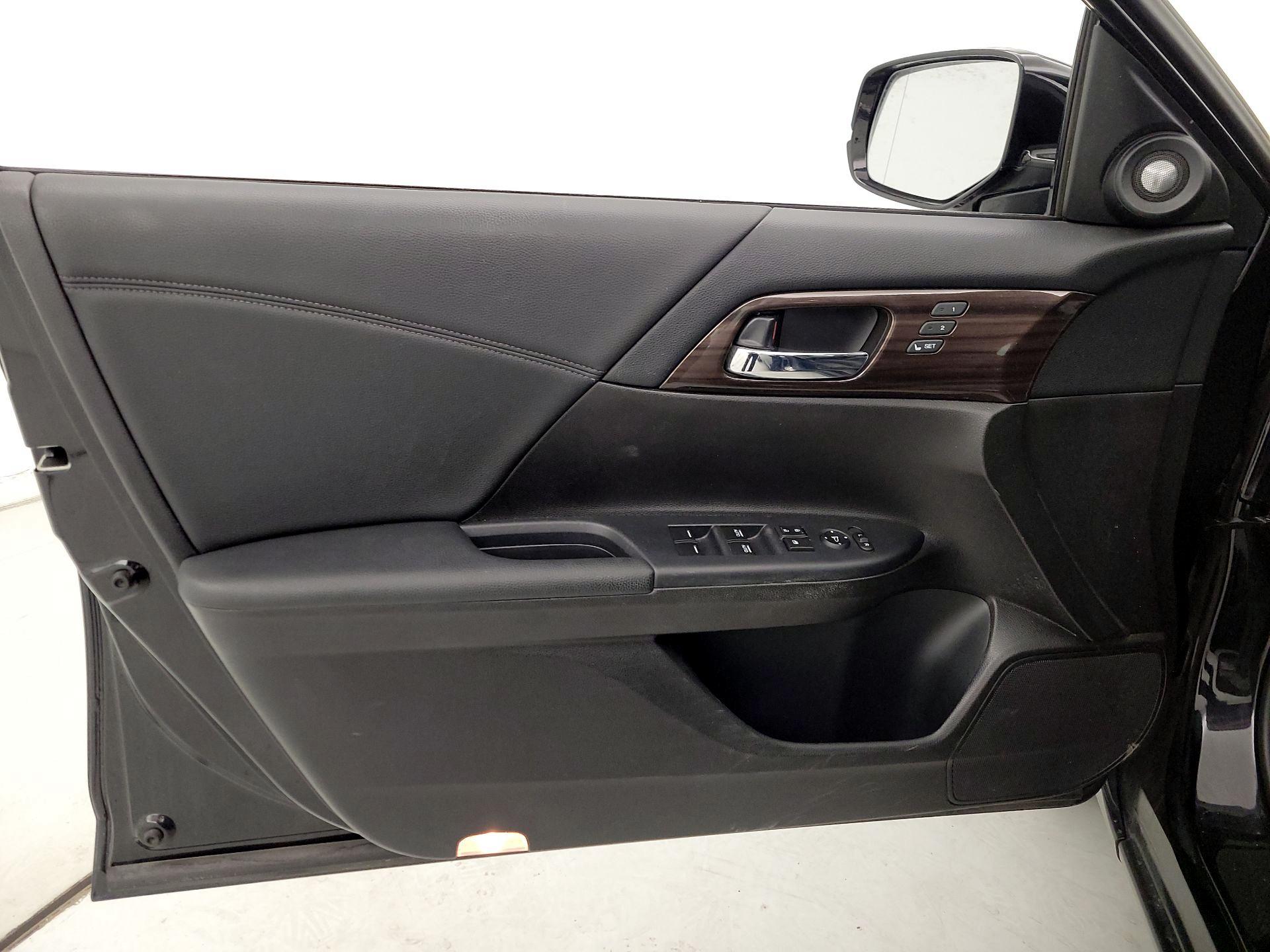 Thumbnail: 2016 Honda Accord - 12