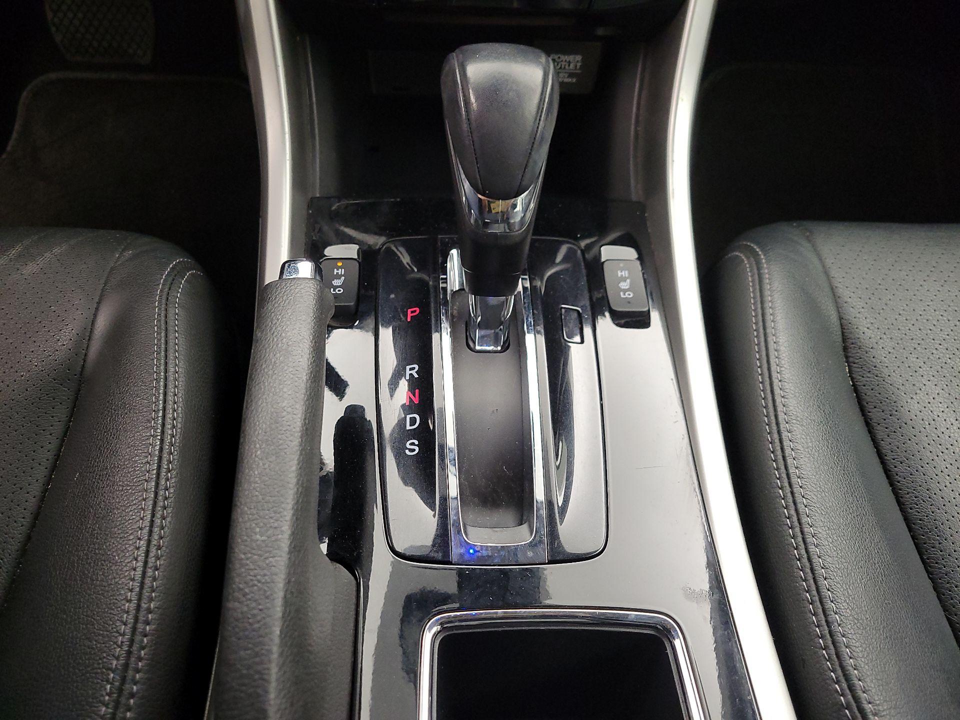 Thumbnail: 2016 Honda Accord - 17