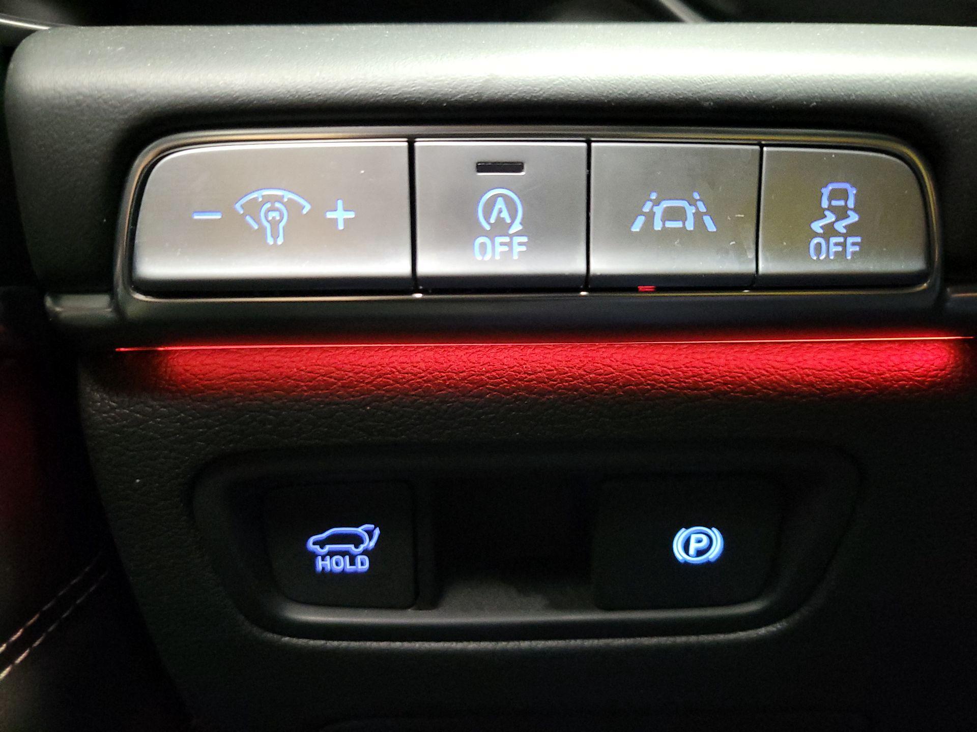 Thumbnail: 2021 Genesis GV80 - 13