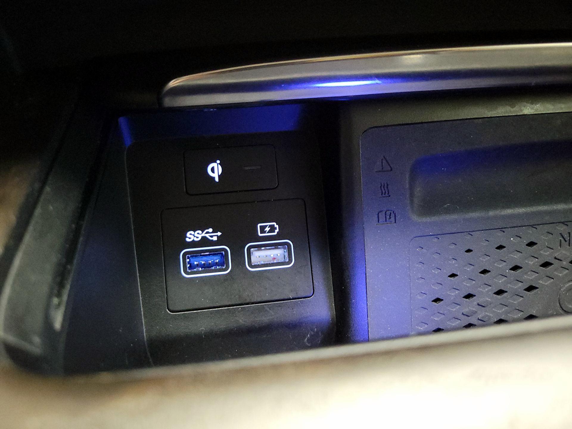 Thumbnail: 2021 Genesis GV80 - 19