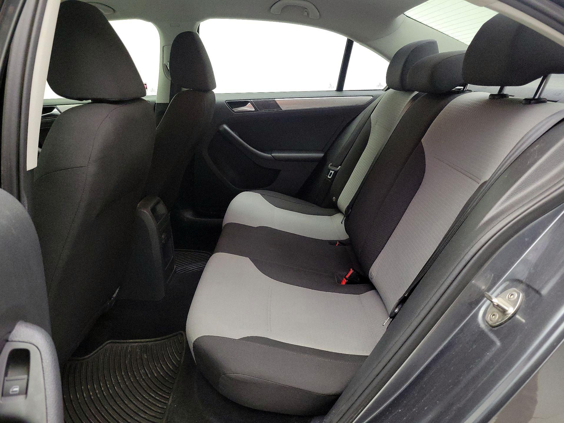 Thumbnail: 2017 Volkswagen Jetta - 19