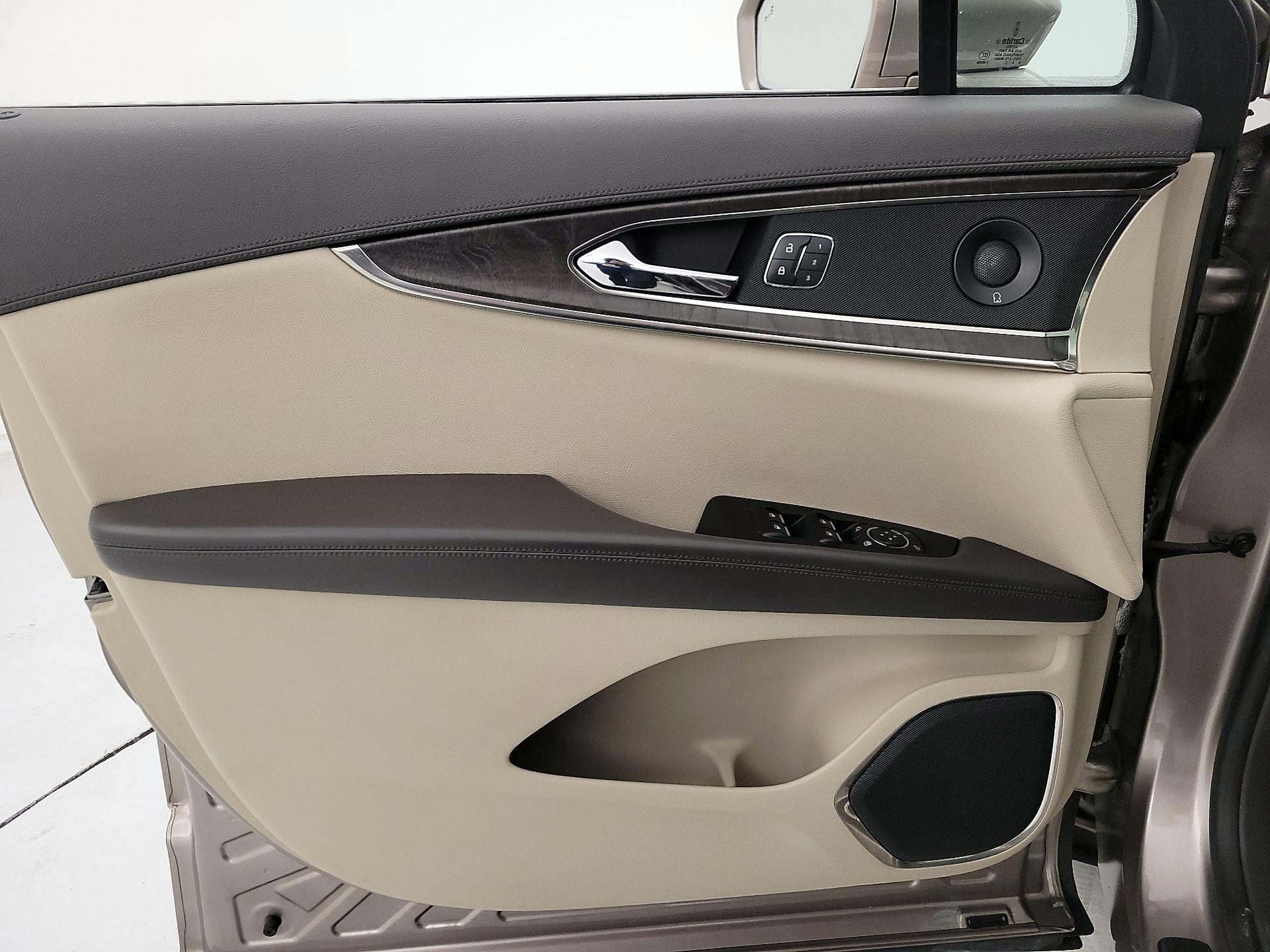 Thumbnail: 2020 Lincoln Nautilus - 12