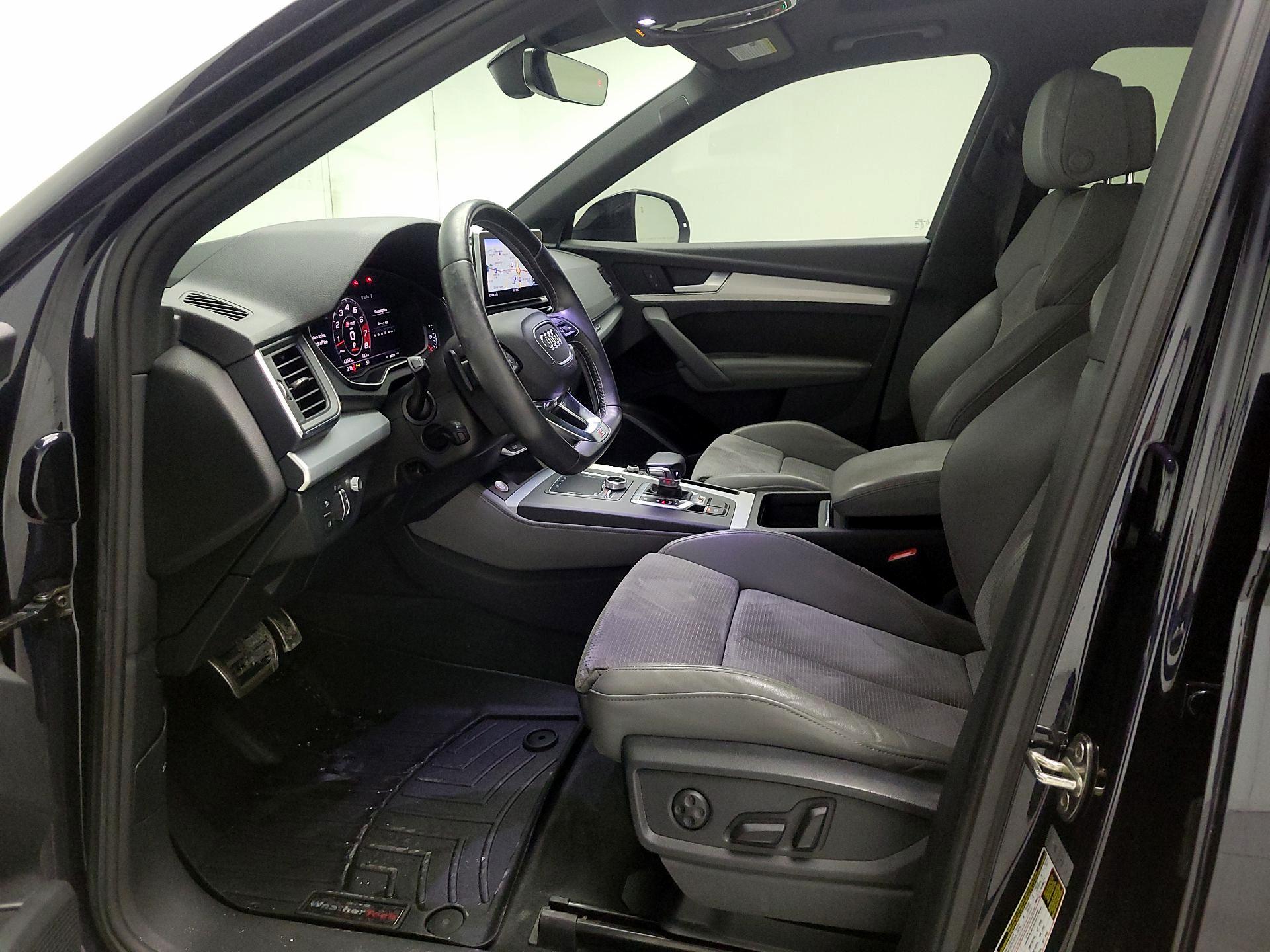 Thumbnail: 2019 Audi SQ5 - 11