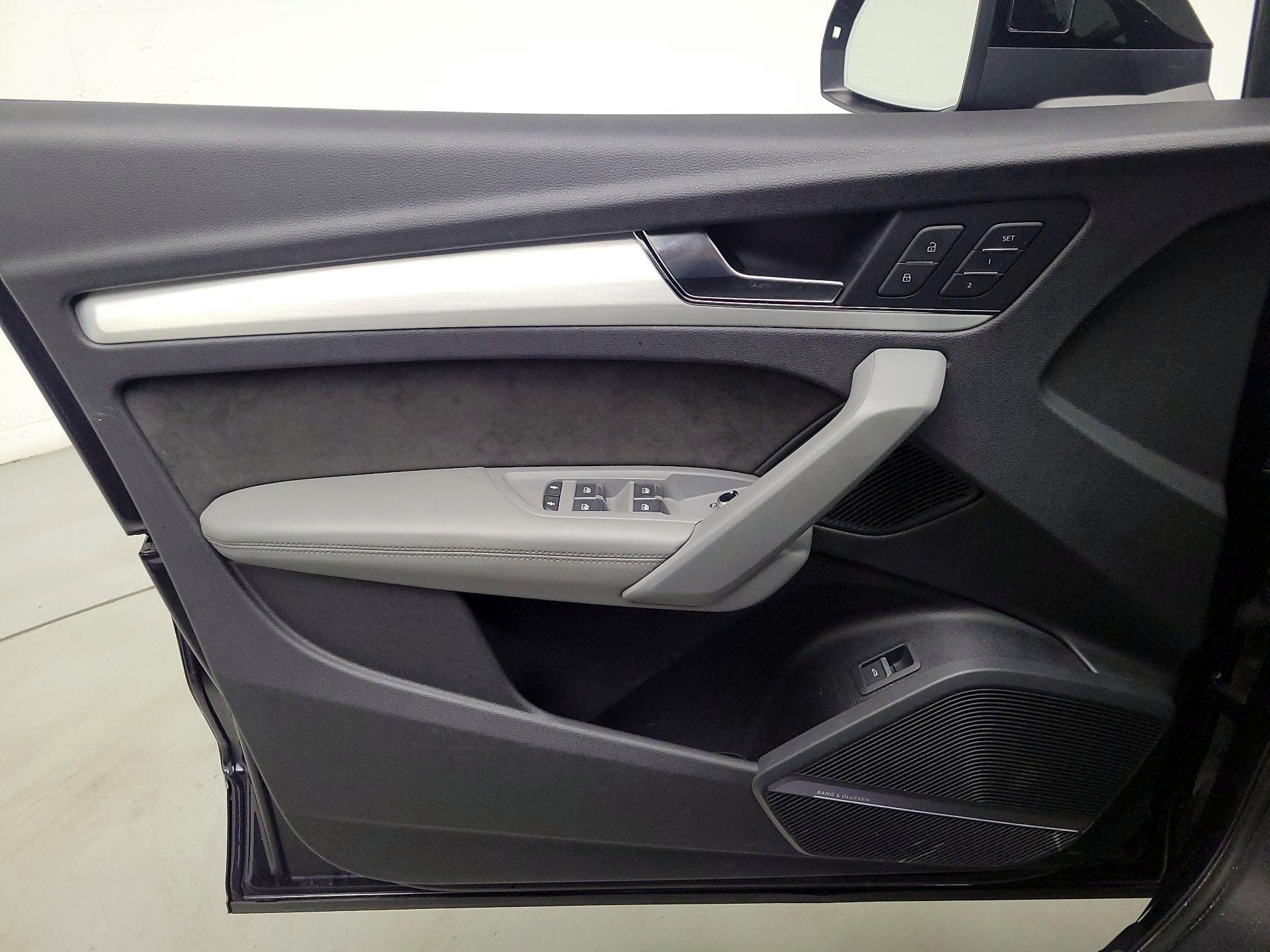 Thumbnail: 2019 Audi SQ5 - 12