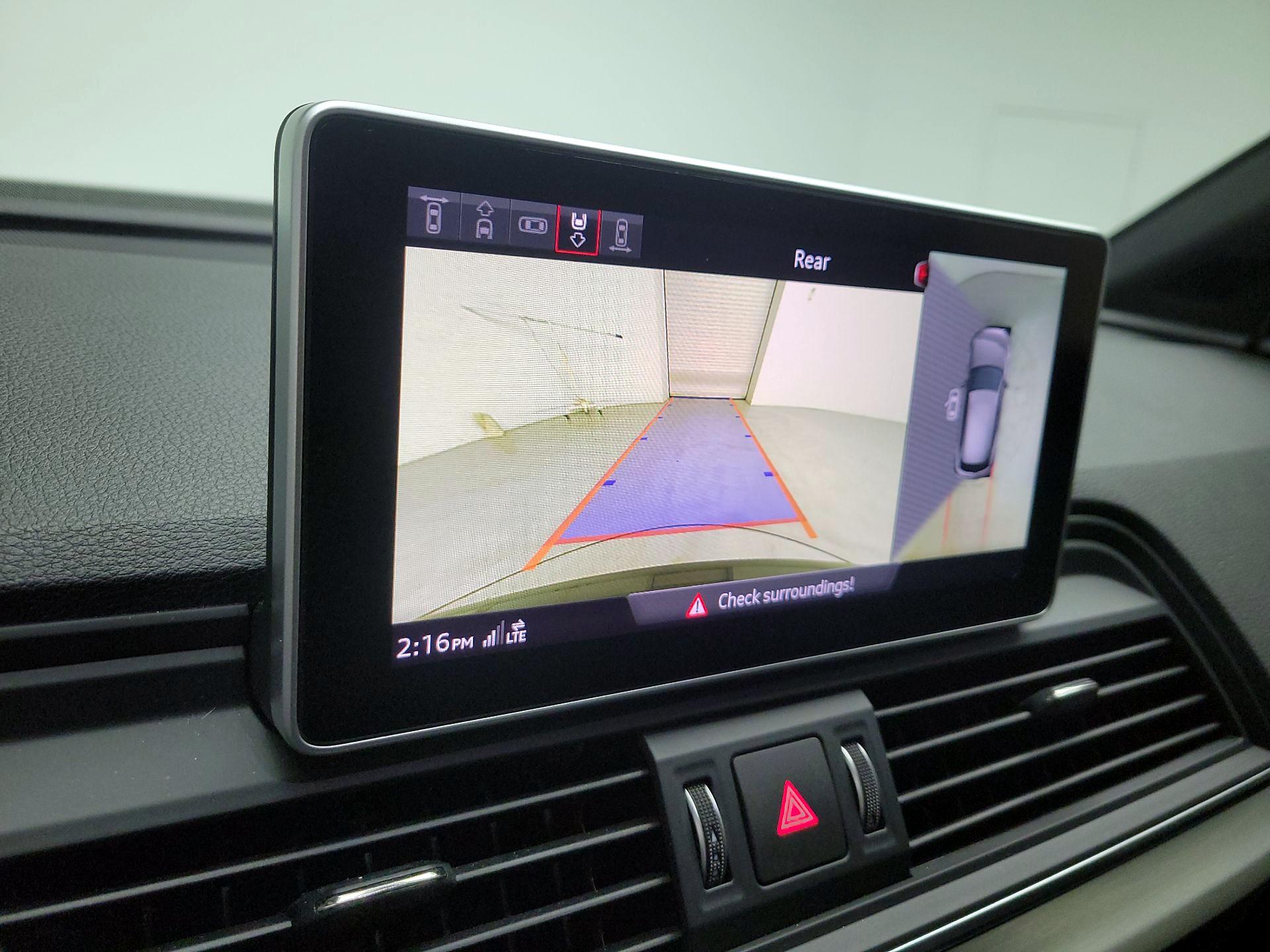 Thumbnail: 2019 Audi SQ5 - 14