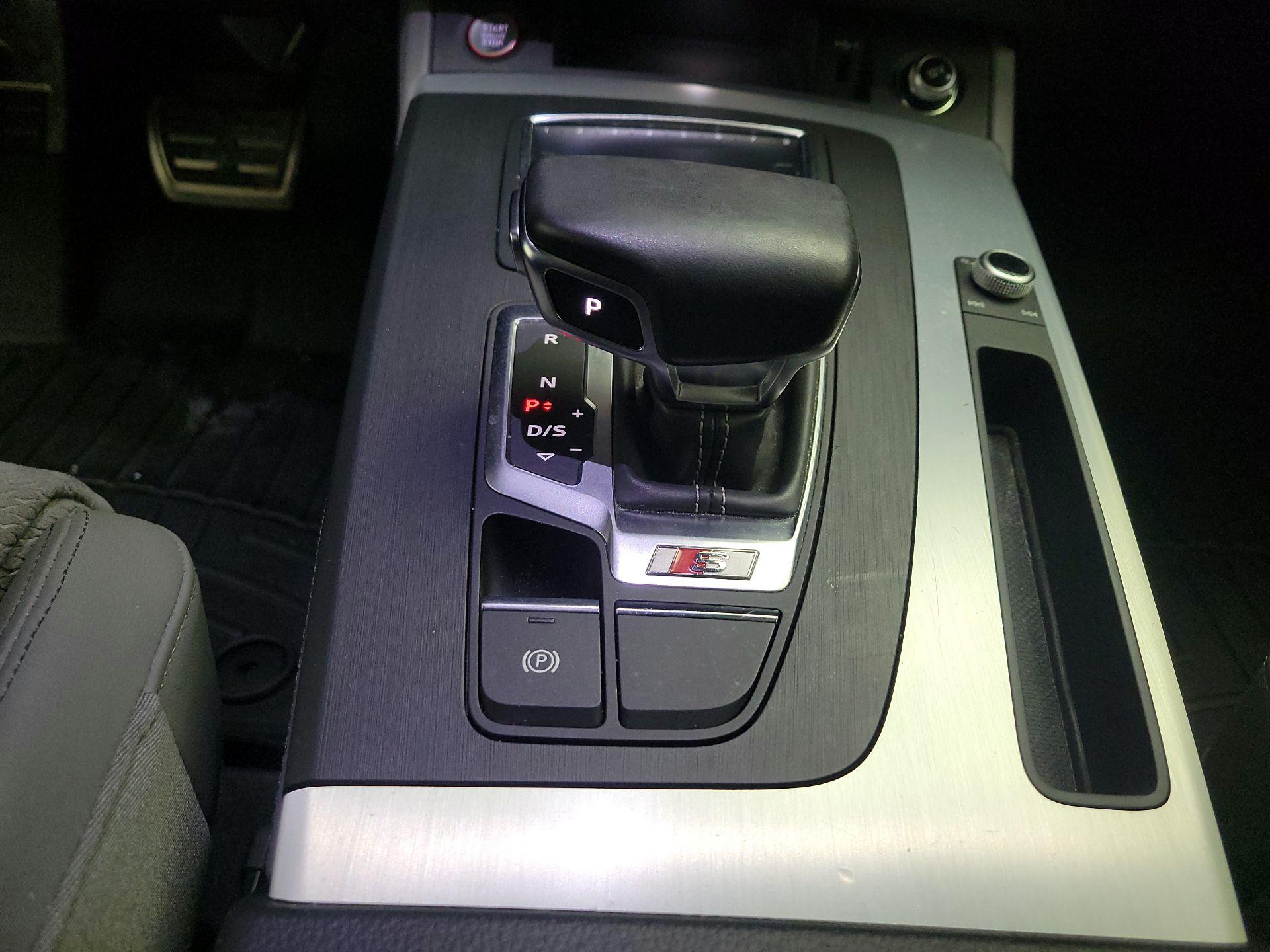 Thumbnail: 2019 Audi SQ5 - 17