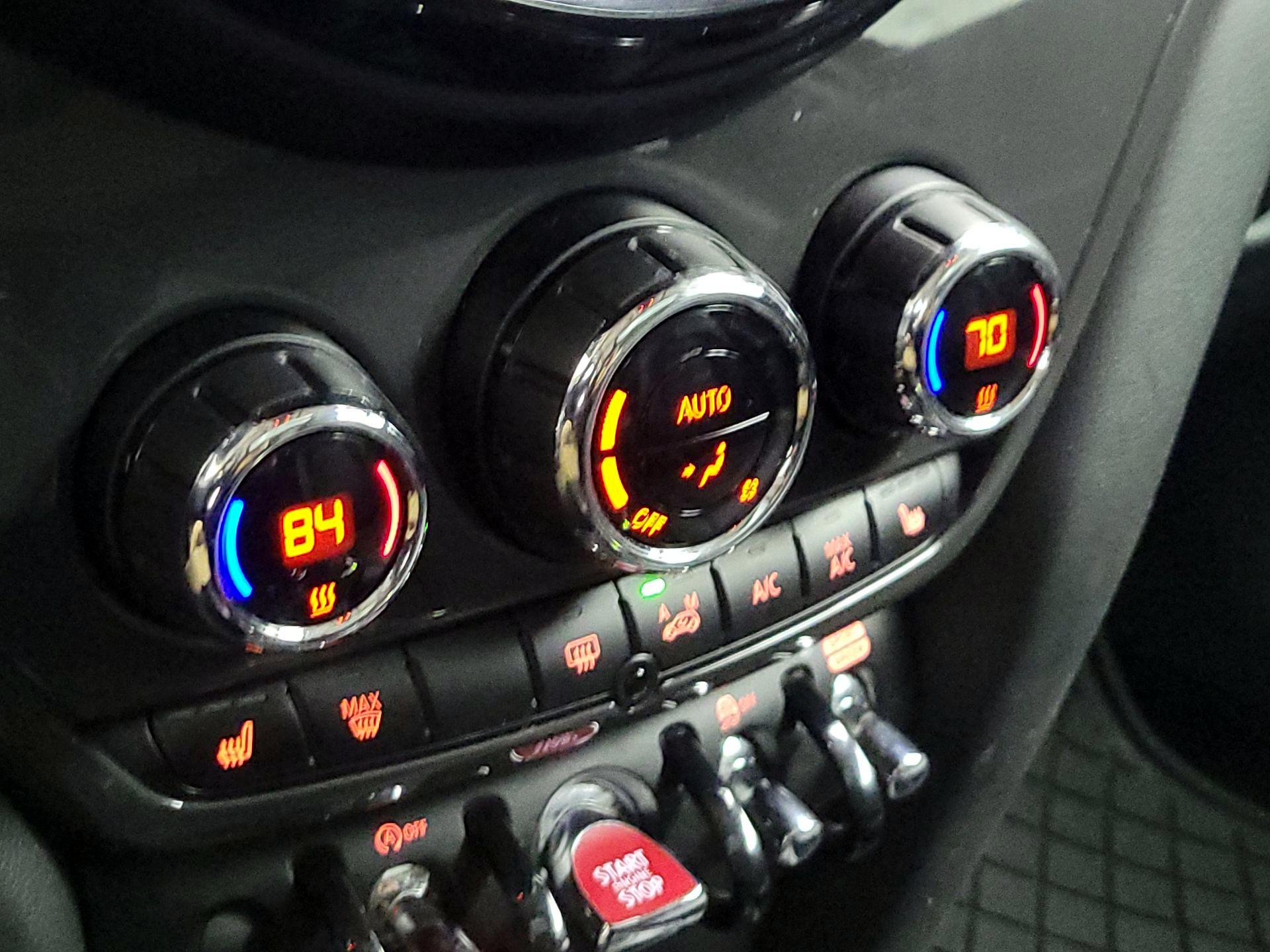 Thumbnail: 2018 MINI Cooper Countryman - 16