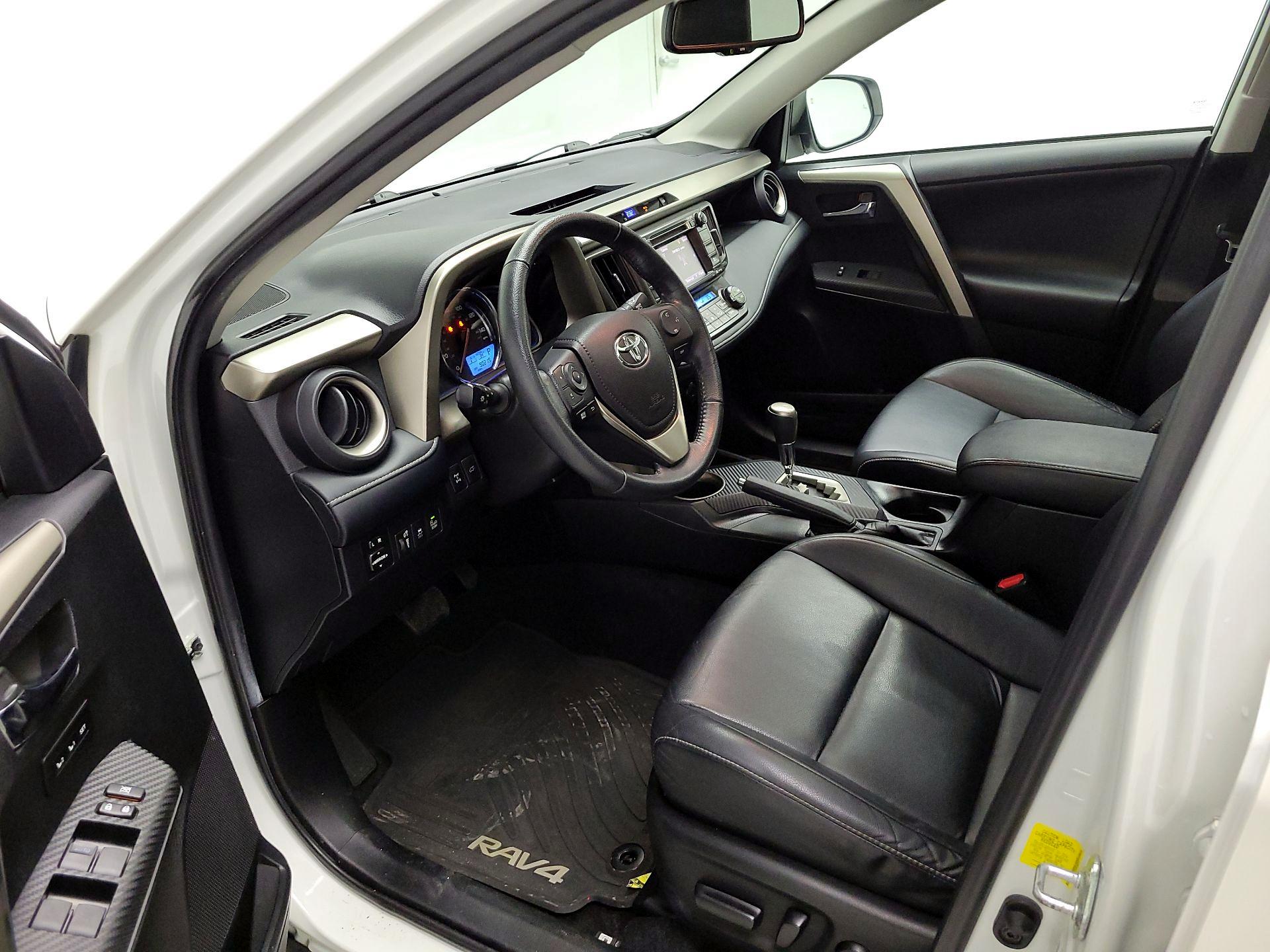 Thumbnail: 2015 Toyota RAV4 - 11