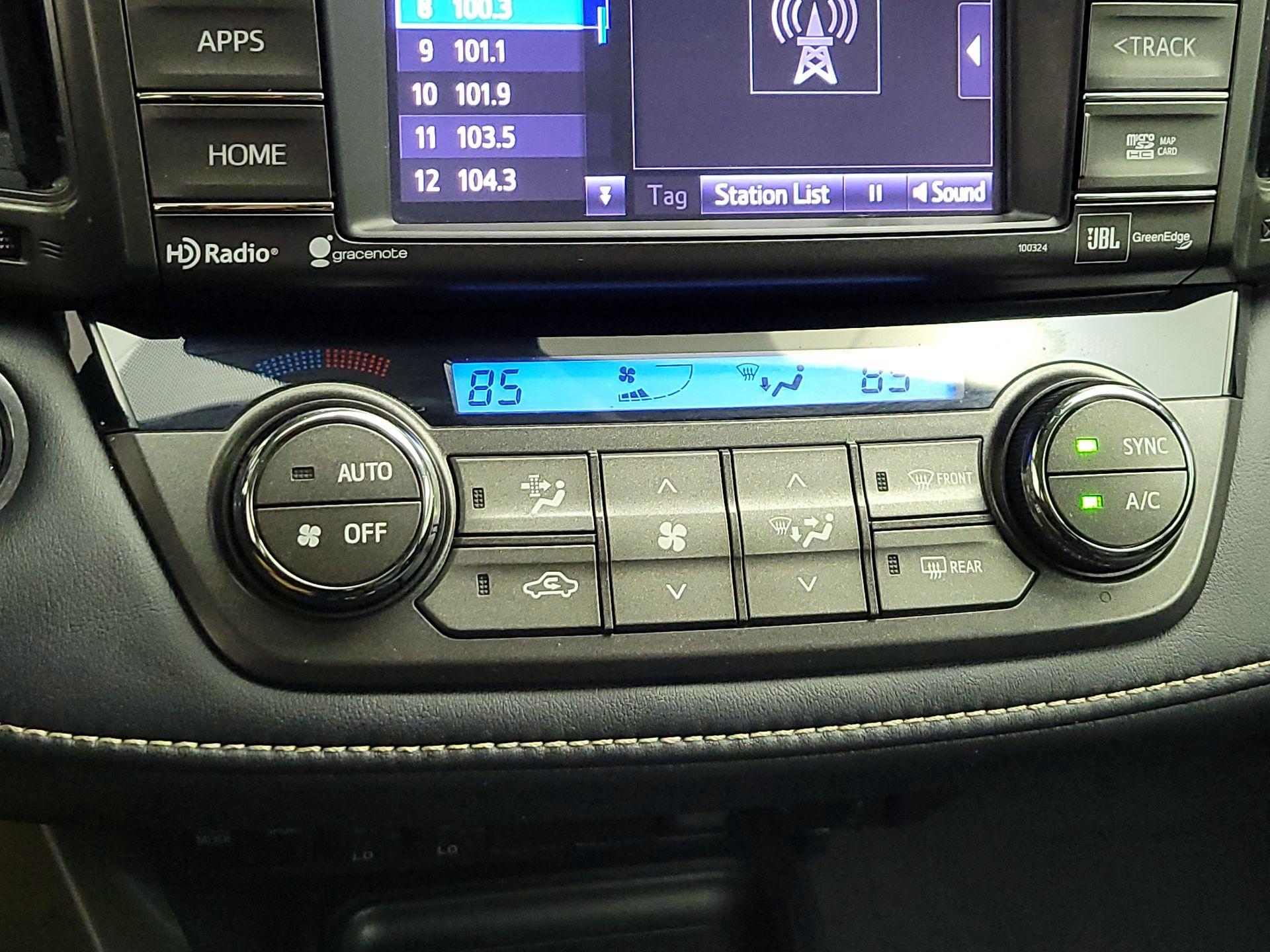 Thumbnail: 2015 Toyota RAV4 - 16