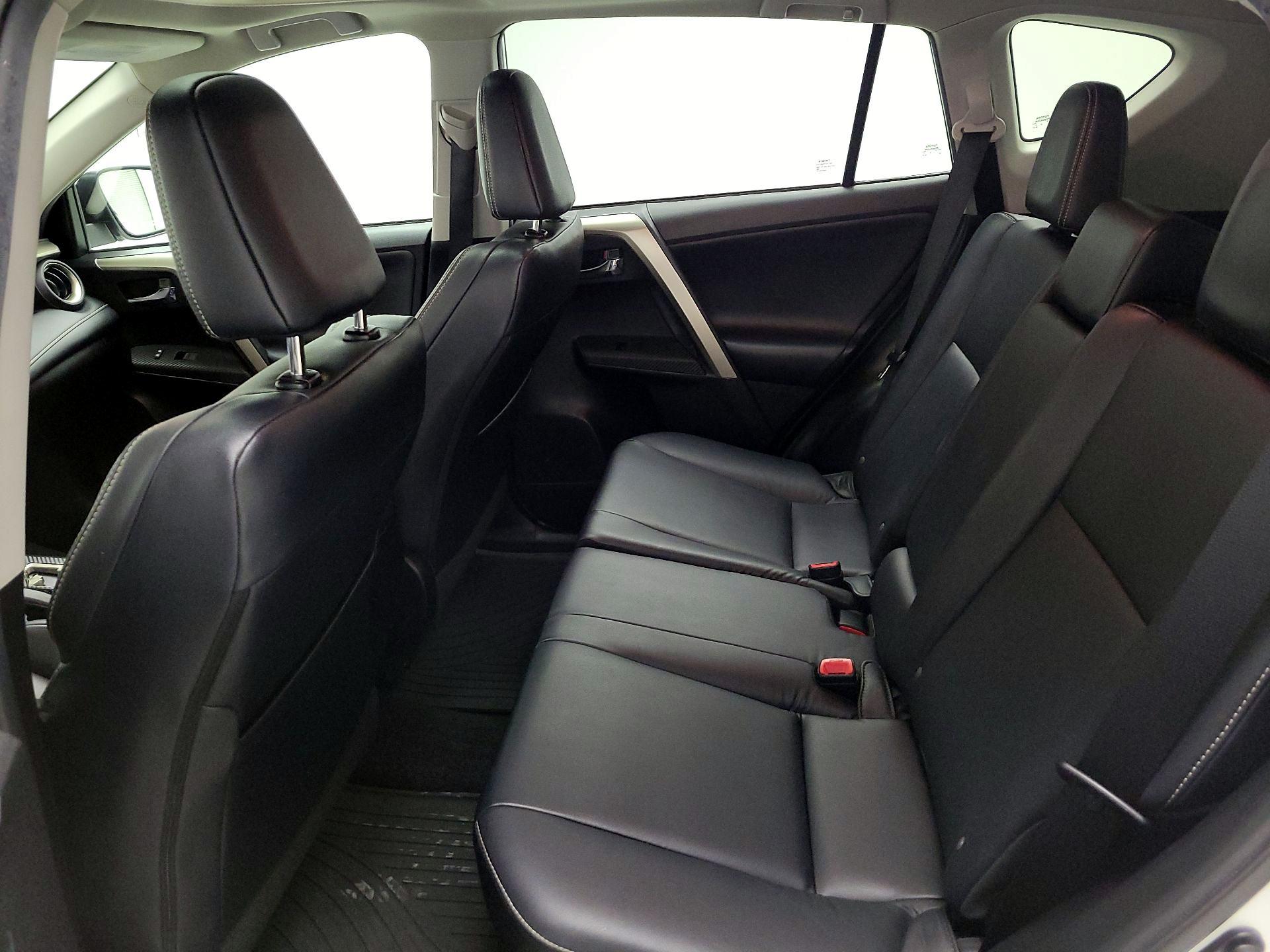 Thumbnail: 2015 Toyota RAV4 - 20